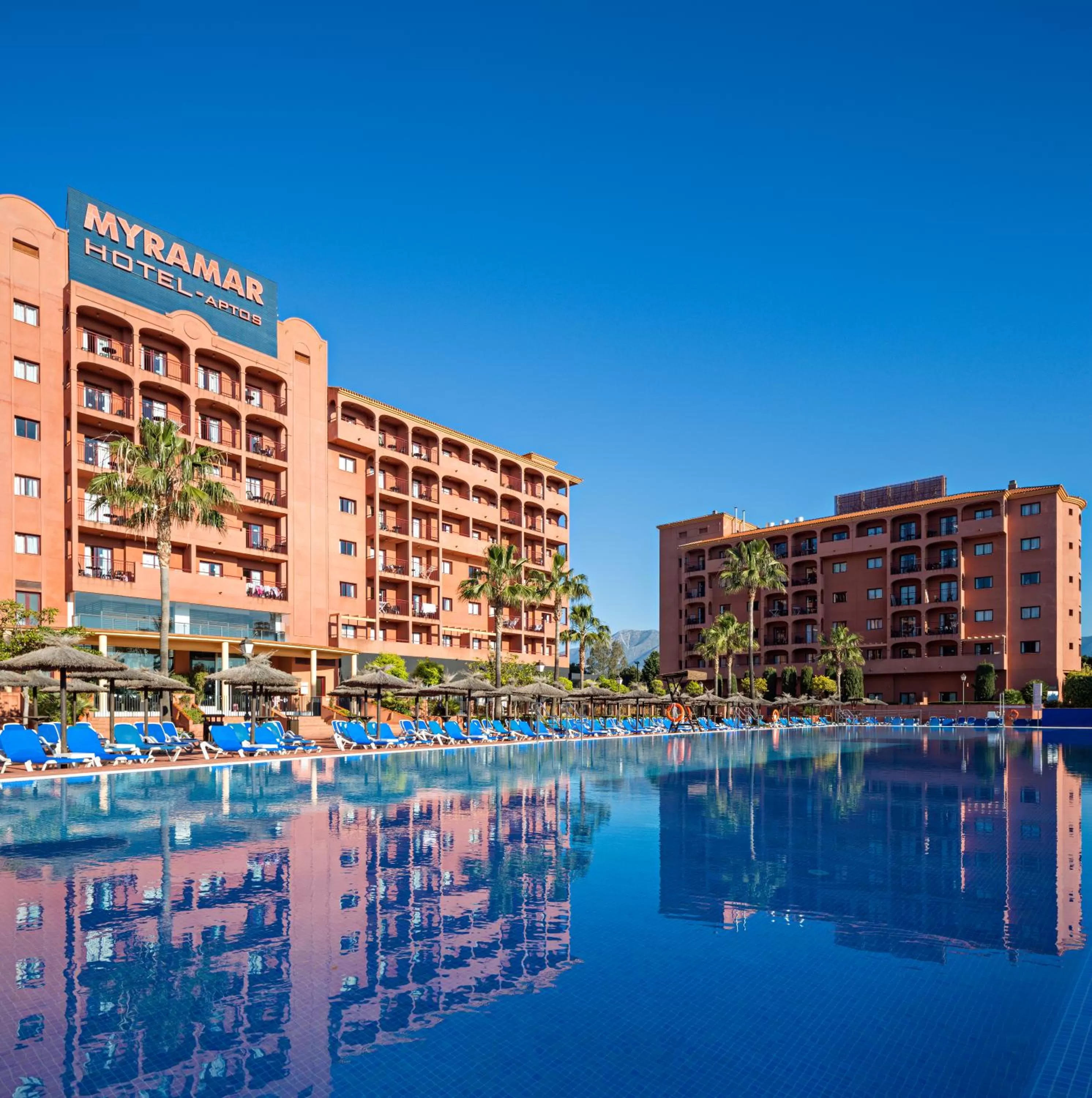 Swimming Pool in Aparthotel Myramar Fuengirola