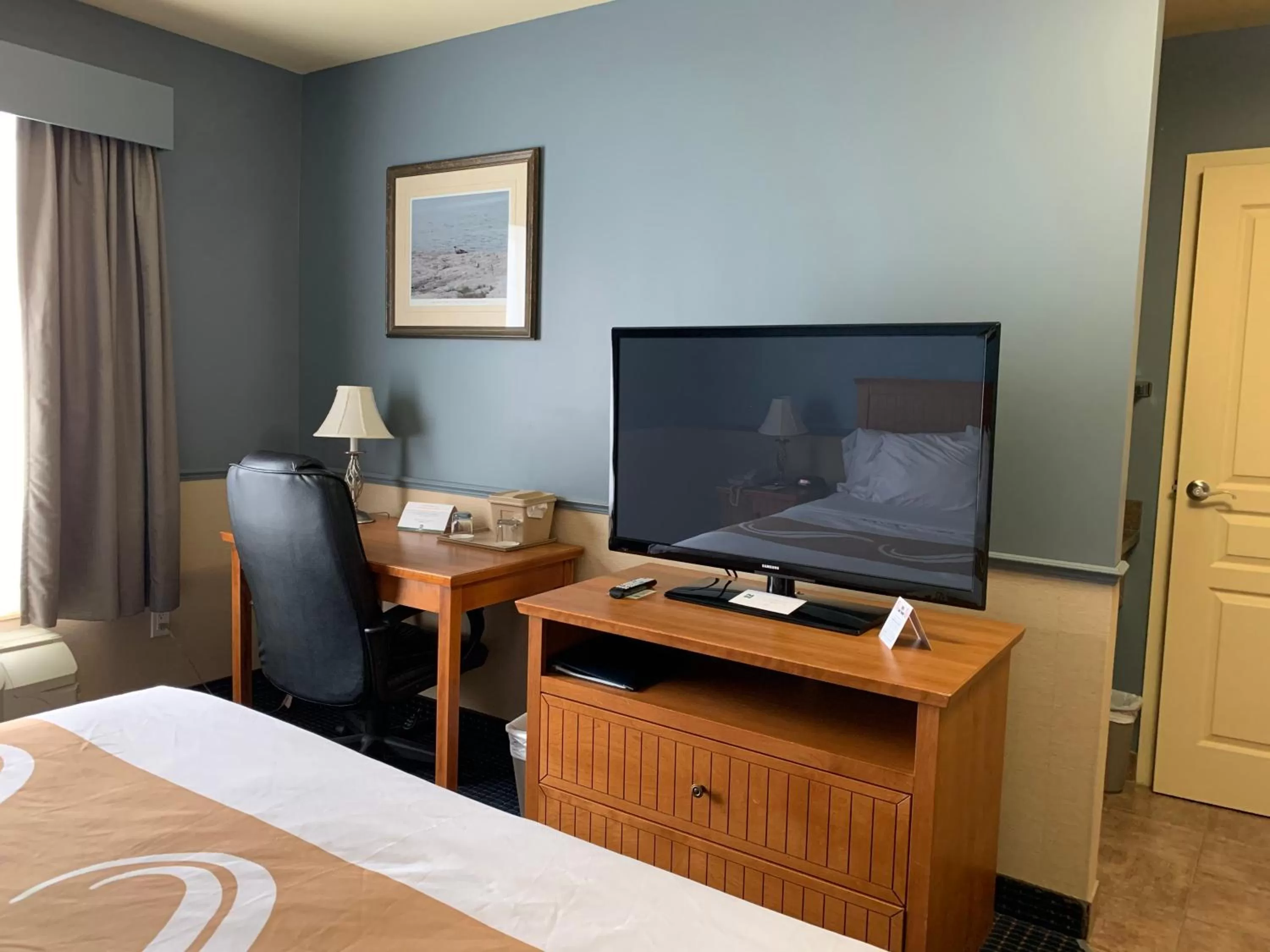 TV and multimedia, Bed in Quality Inn
