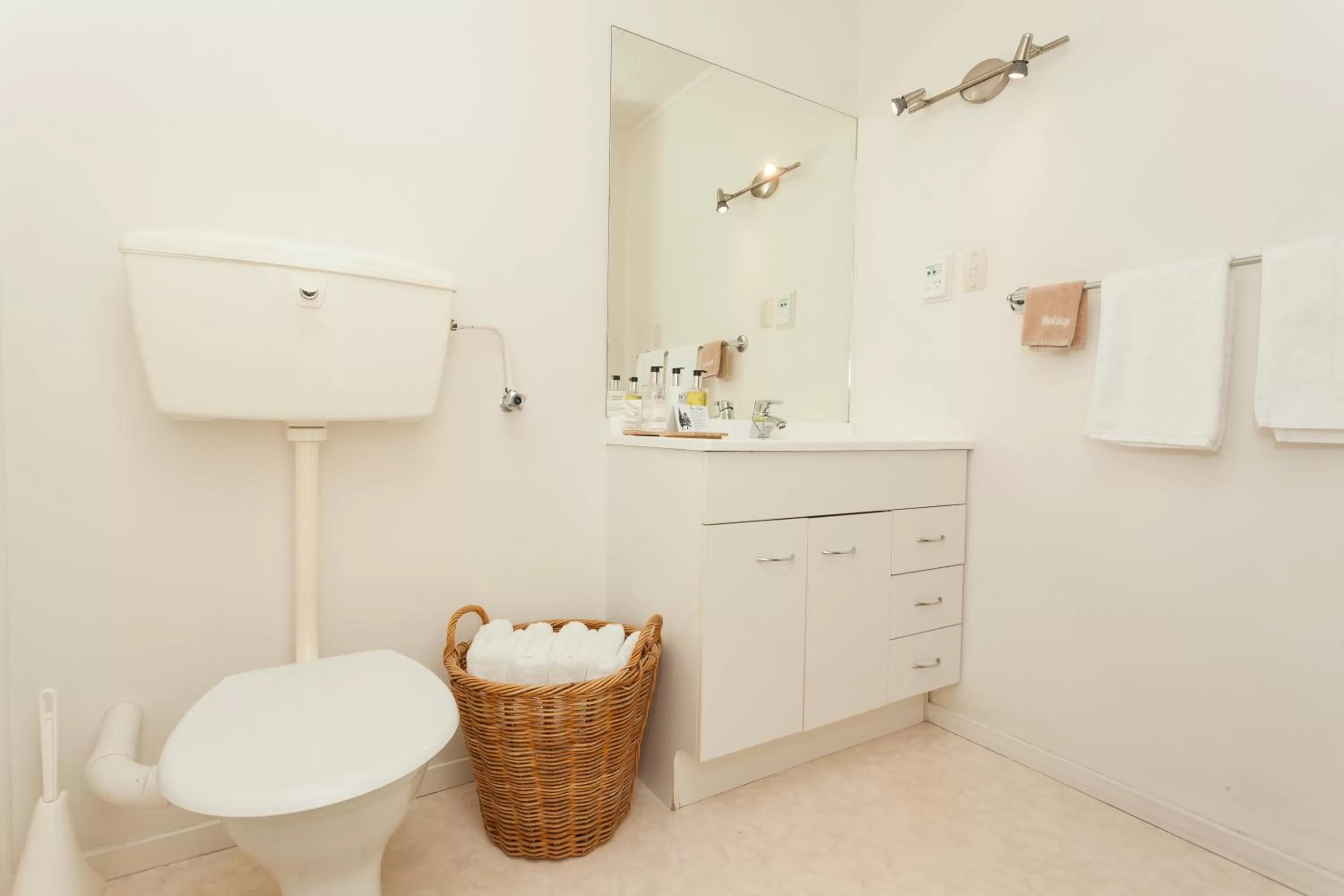 Bathroom in Kerikeri Court Motel