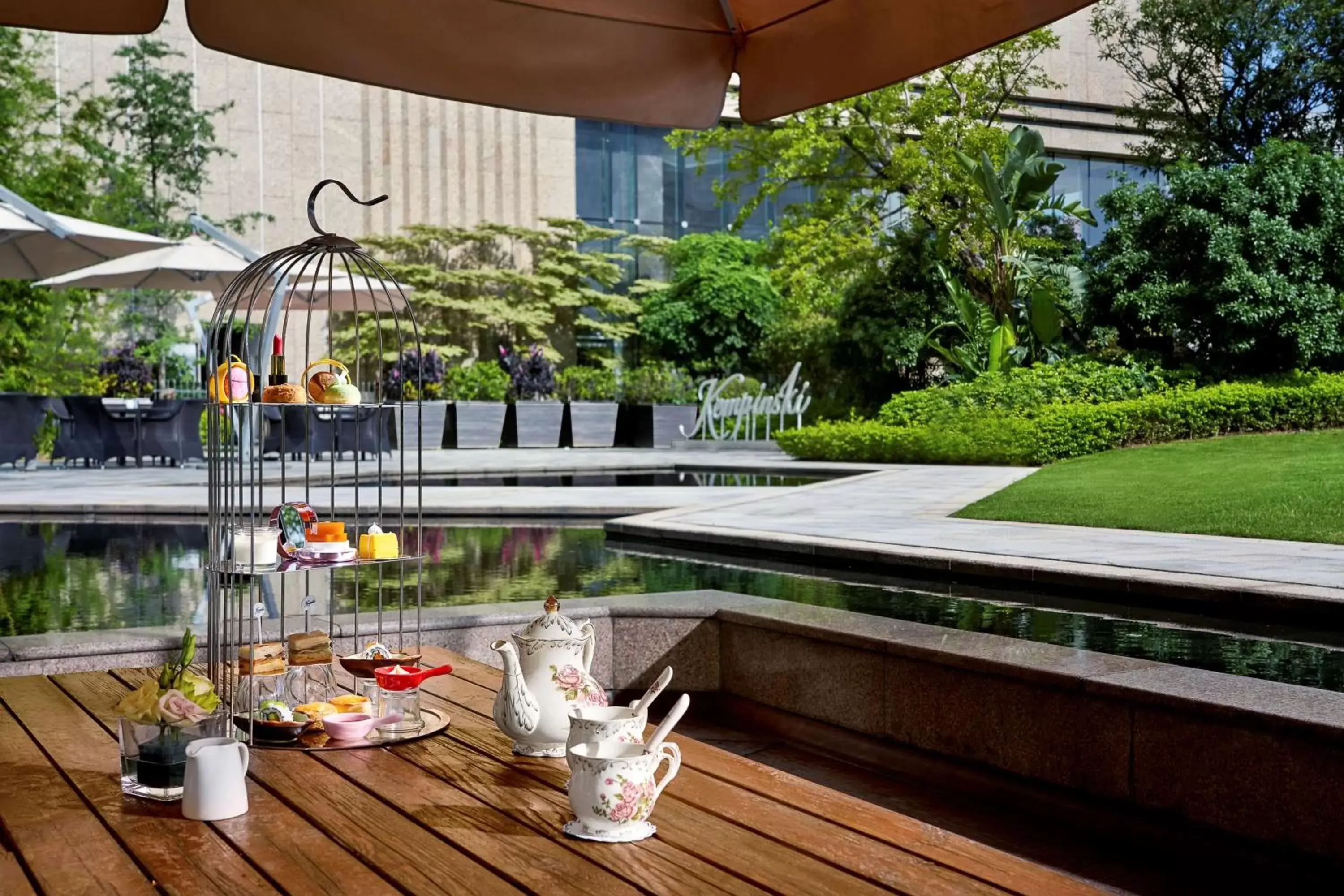 Restaurant/places to eat, Swimming Pool in Kempinski Hotel Fuzhou