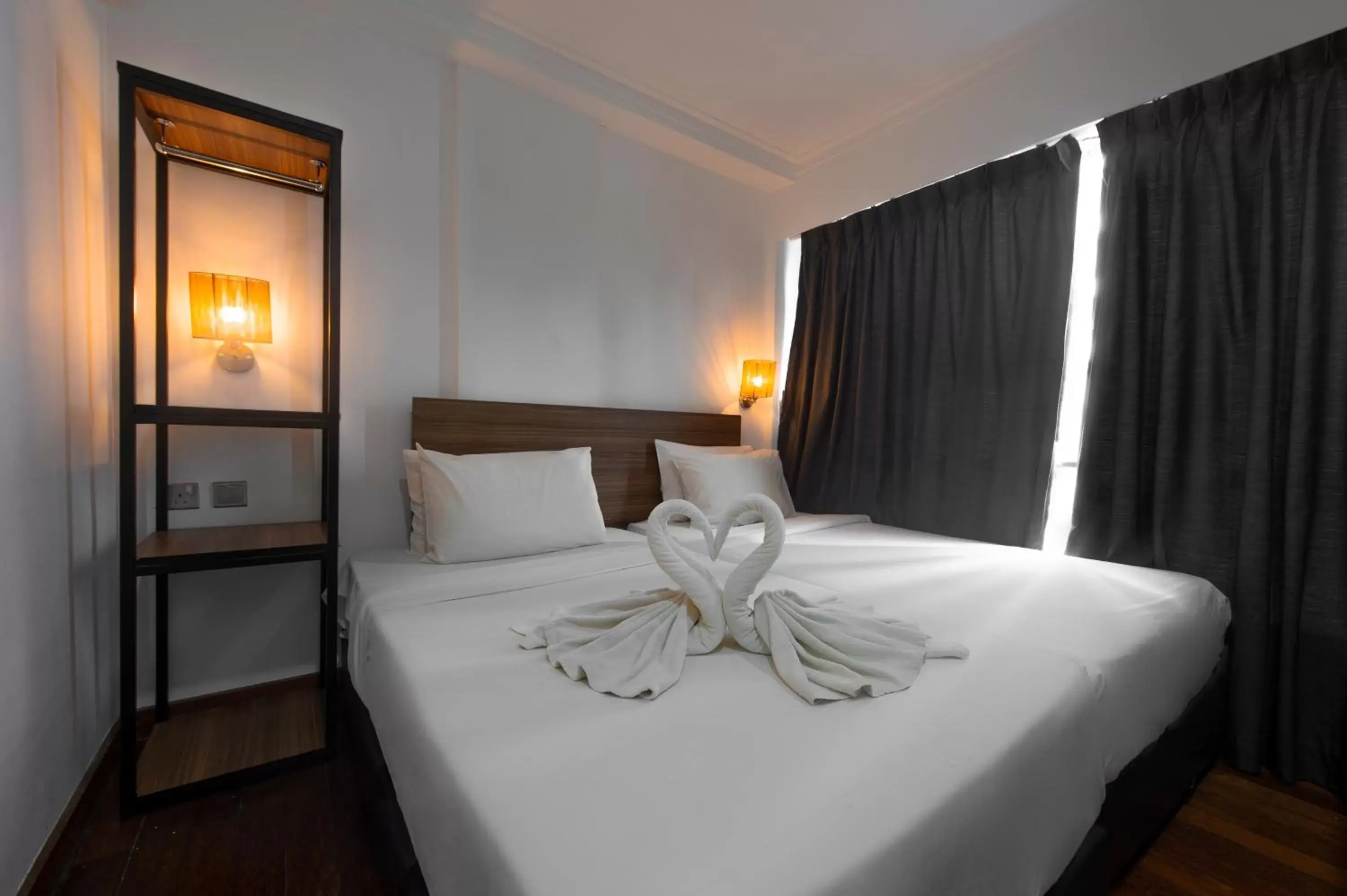 Bedroom, Bed in Tune Hotel - Waterfront Kuching