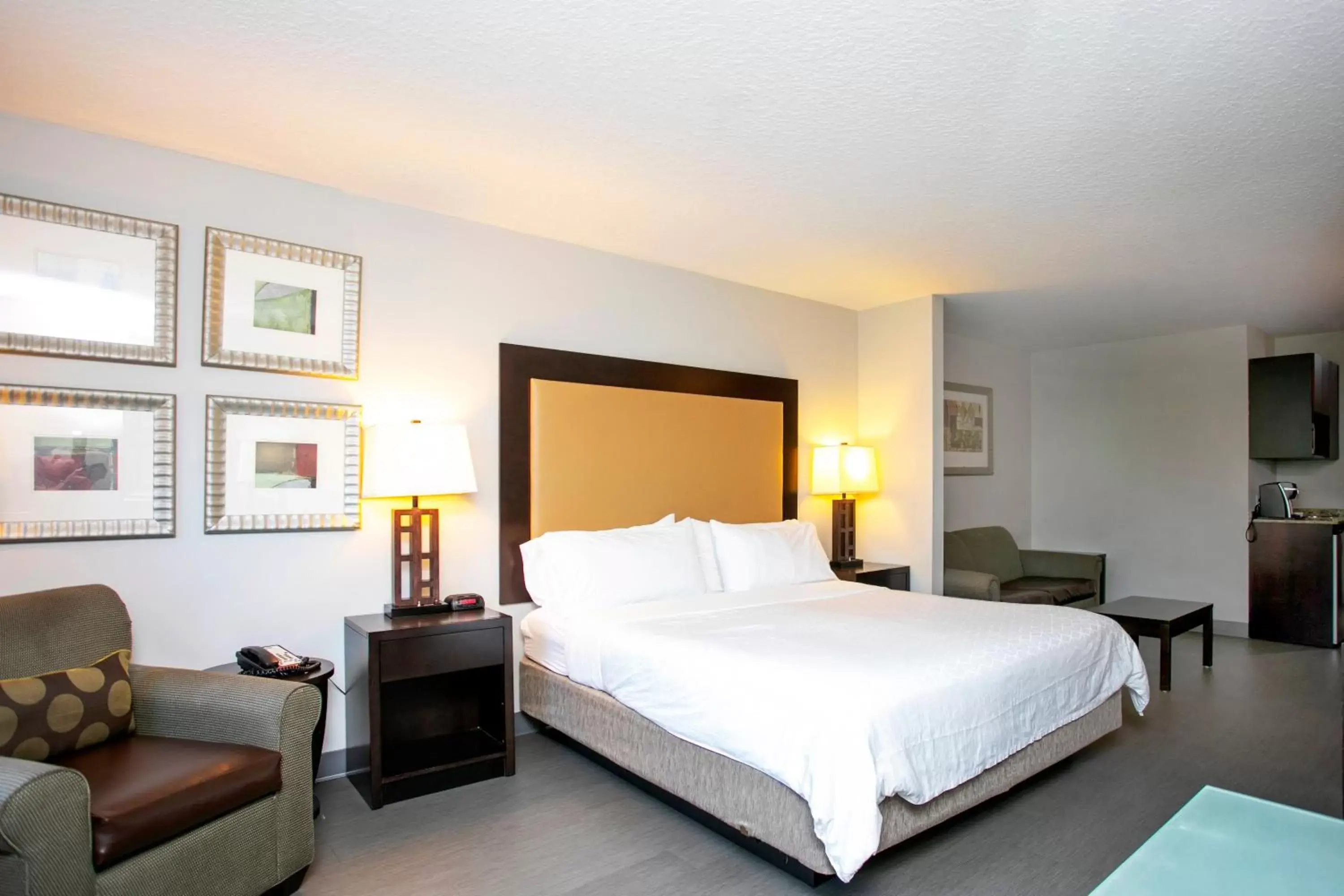 Photo of the whole room, Bed in Holiday Inn Express Hotel & Suites Jacksonville - Mayport / Beach, an IHG Hotel