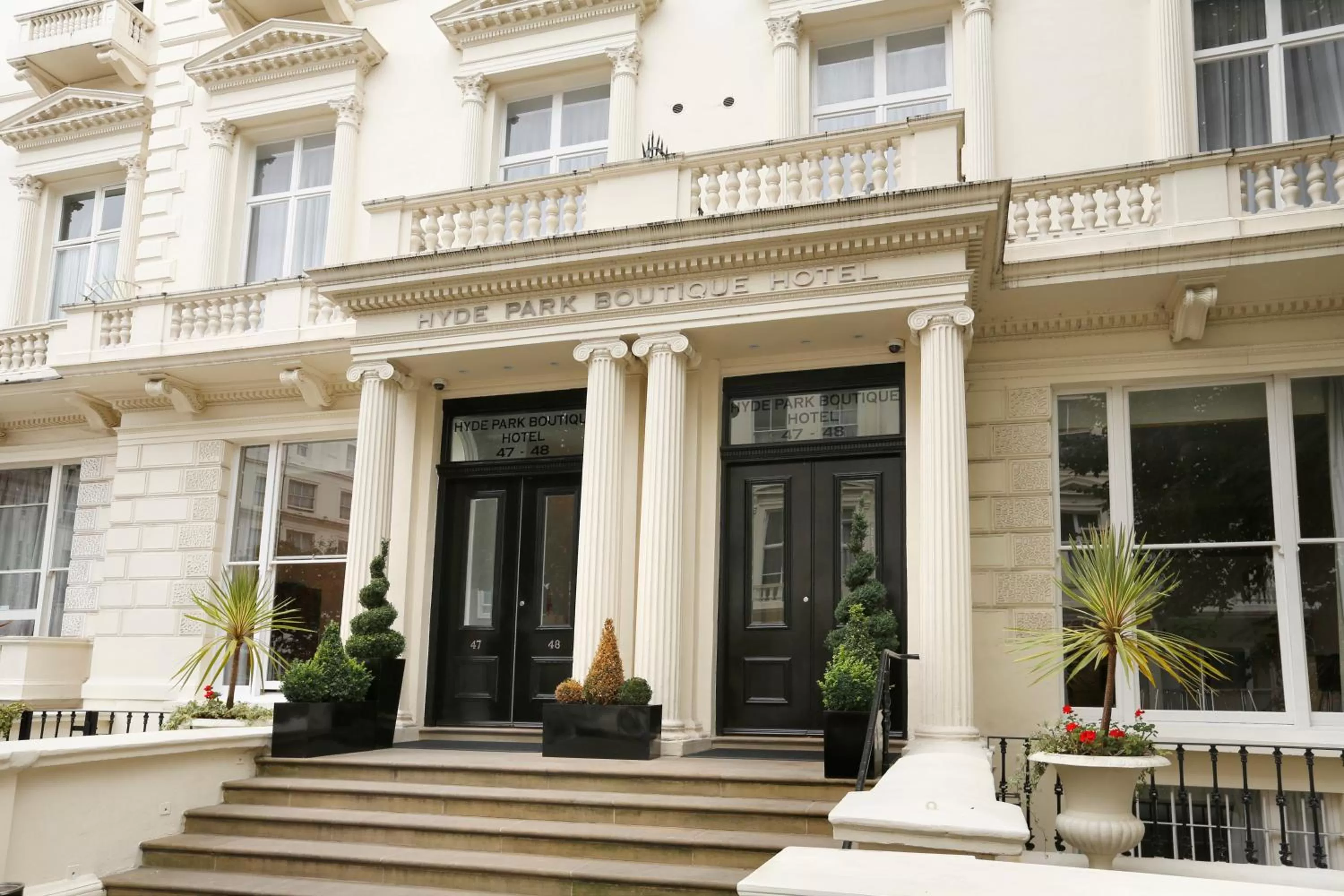 Property building in Hyde Park Boutique Hotel