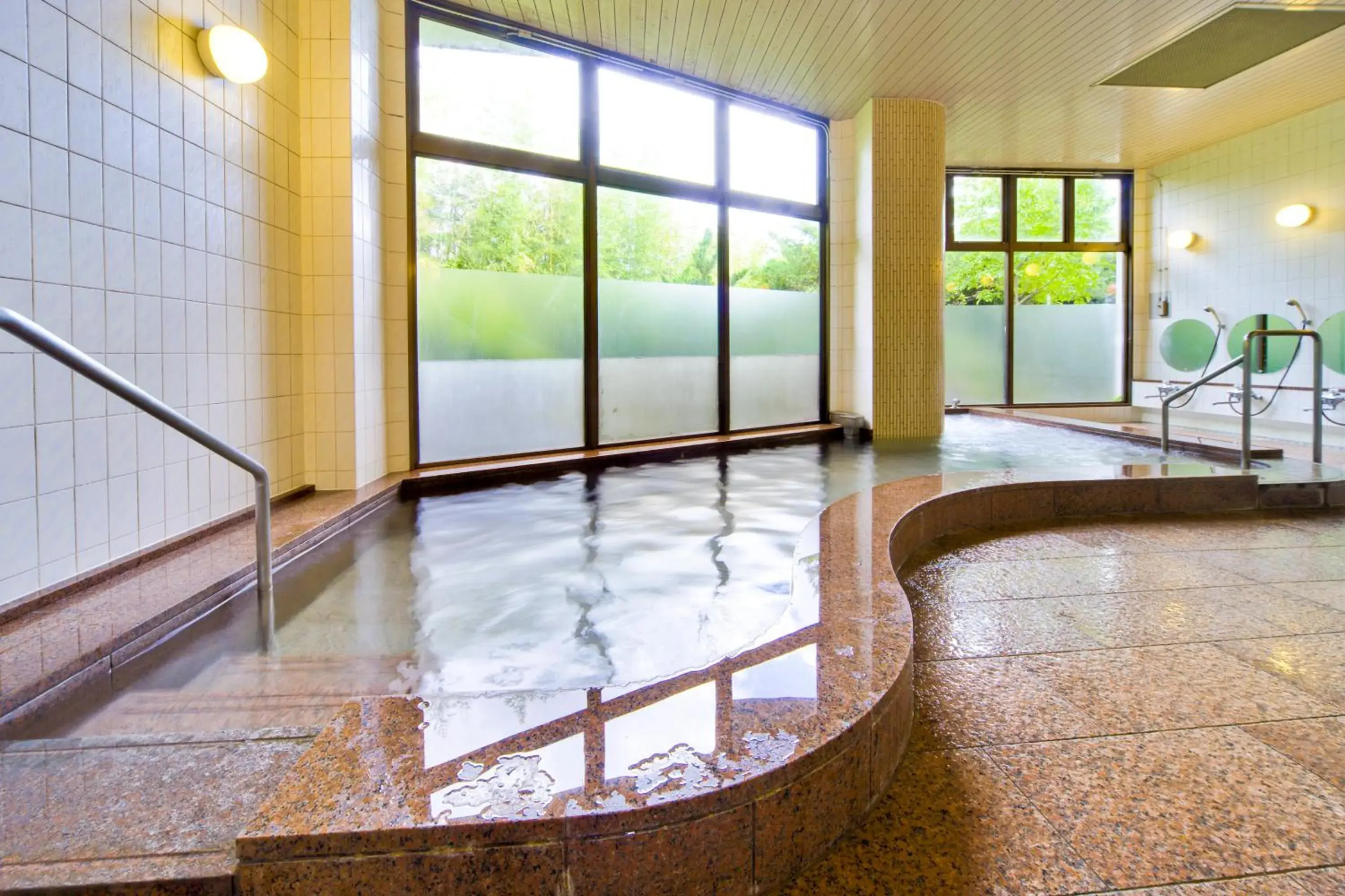 Hot Spring Bath in Ogoto Onsen Yunoyado Komolebi Ryokan