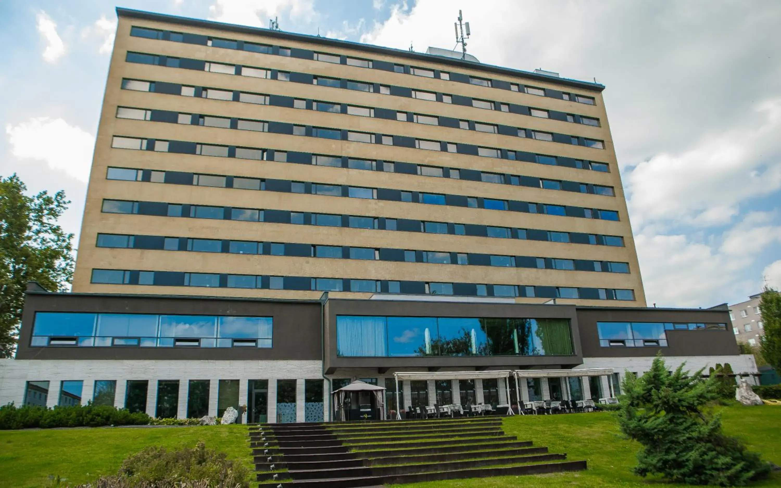 Property Building in Hotel Yasmin Koice