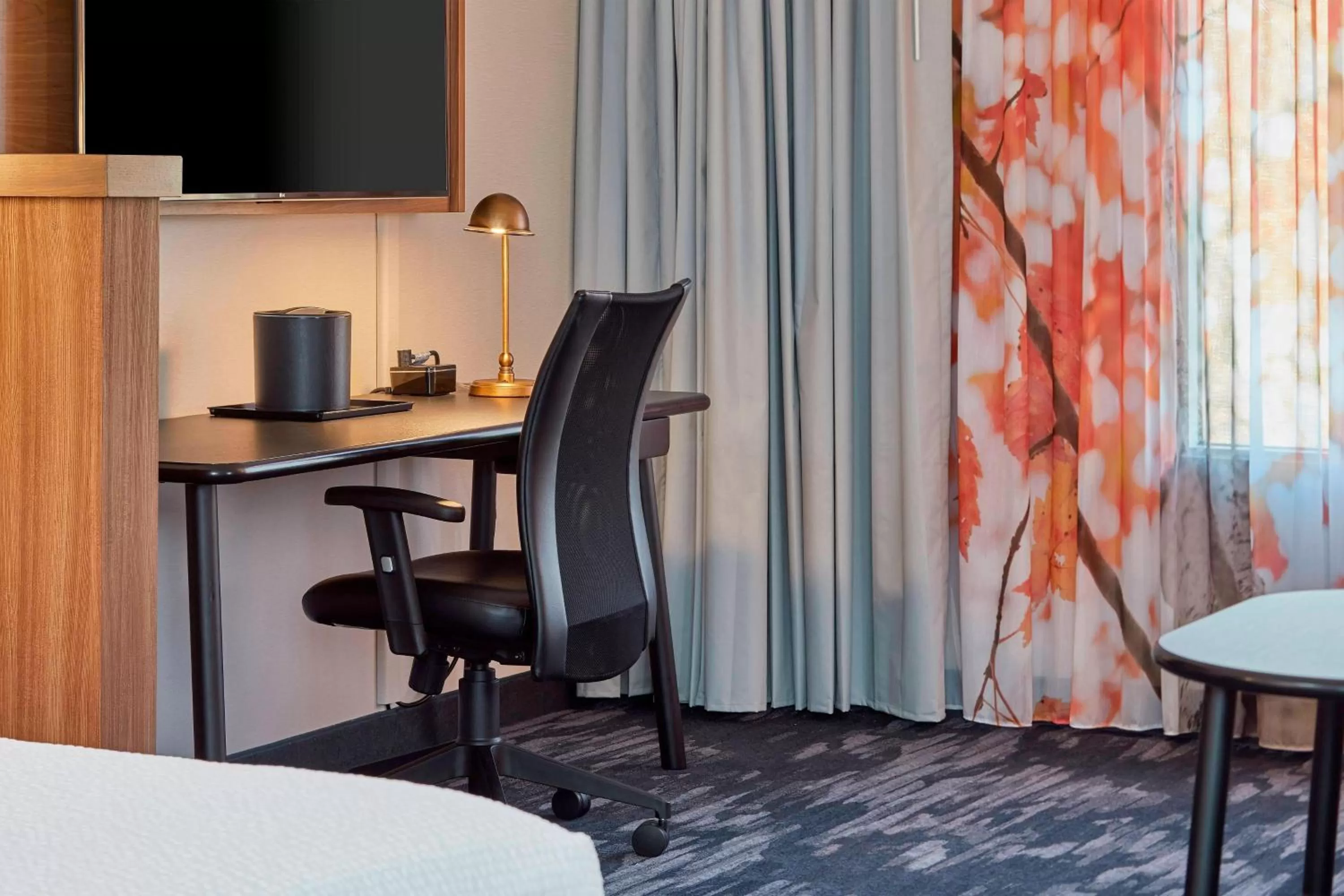 Photo of the whole room, Bed in Fairfield Inn & Suites by Marriott Albany Airport