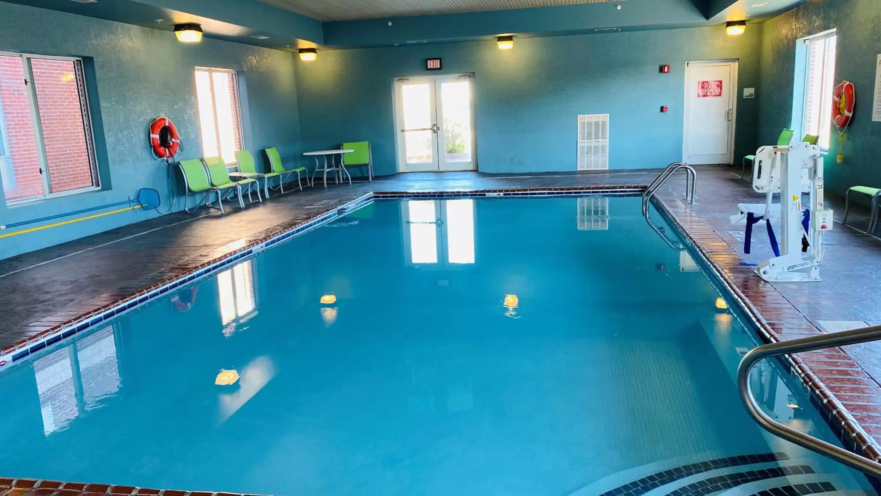 Swimming Pool in Holiday Inn Express Hotel & Suites Louisville South-Hillview, an IHG Hotel