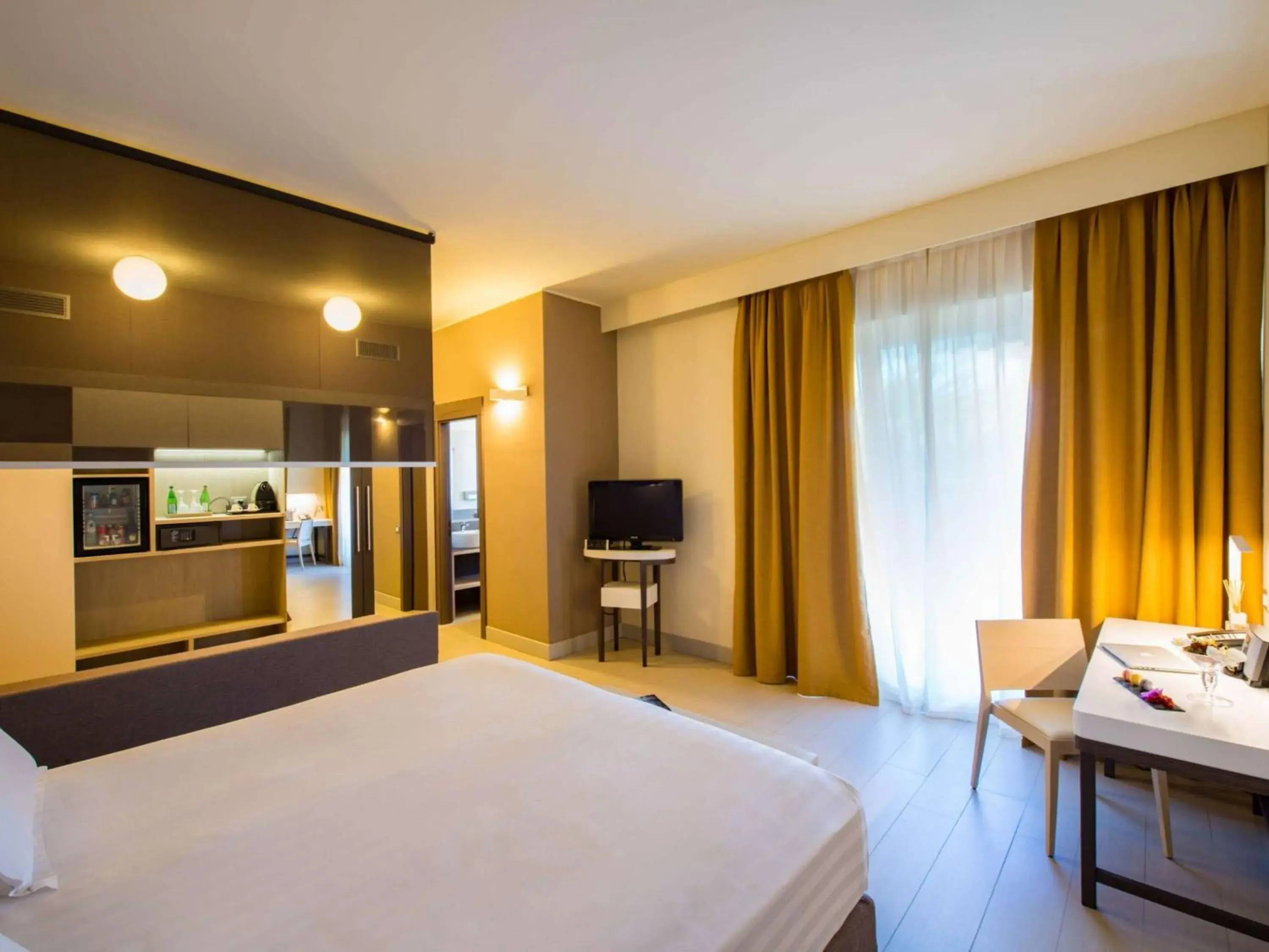 Bedroom, Bed in Pullman Timi Ama Sardegna