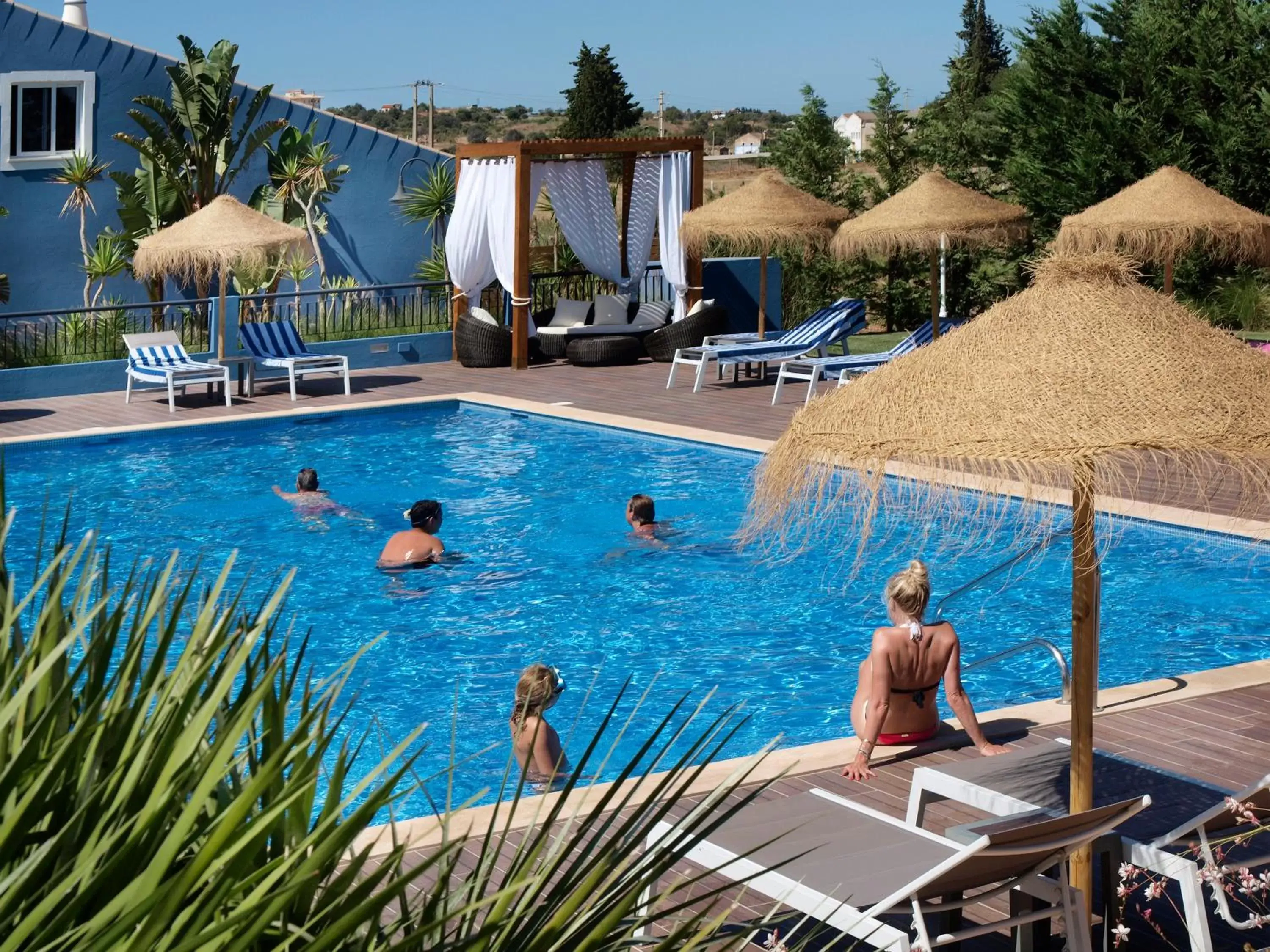 Swimming pool, Guests in Aldeia Azul Resort