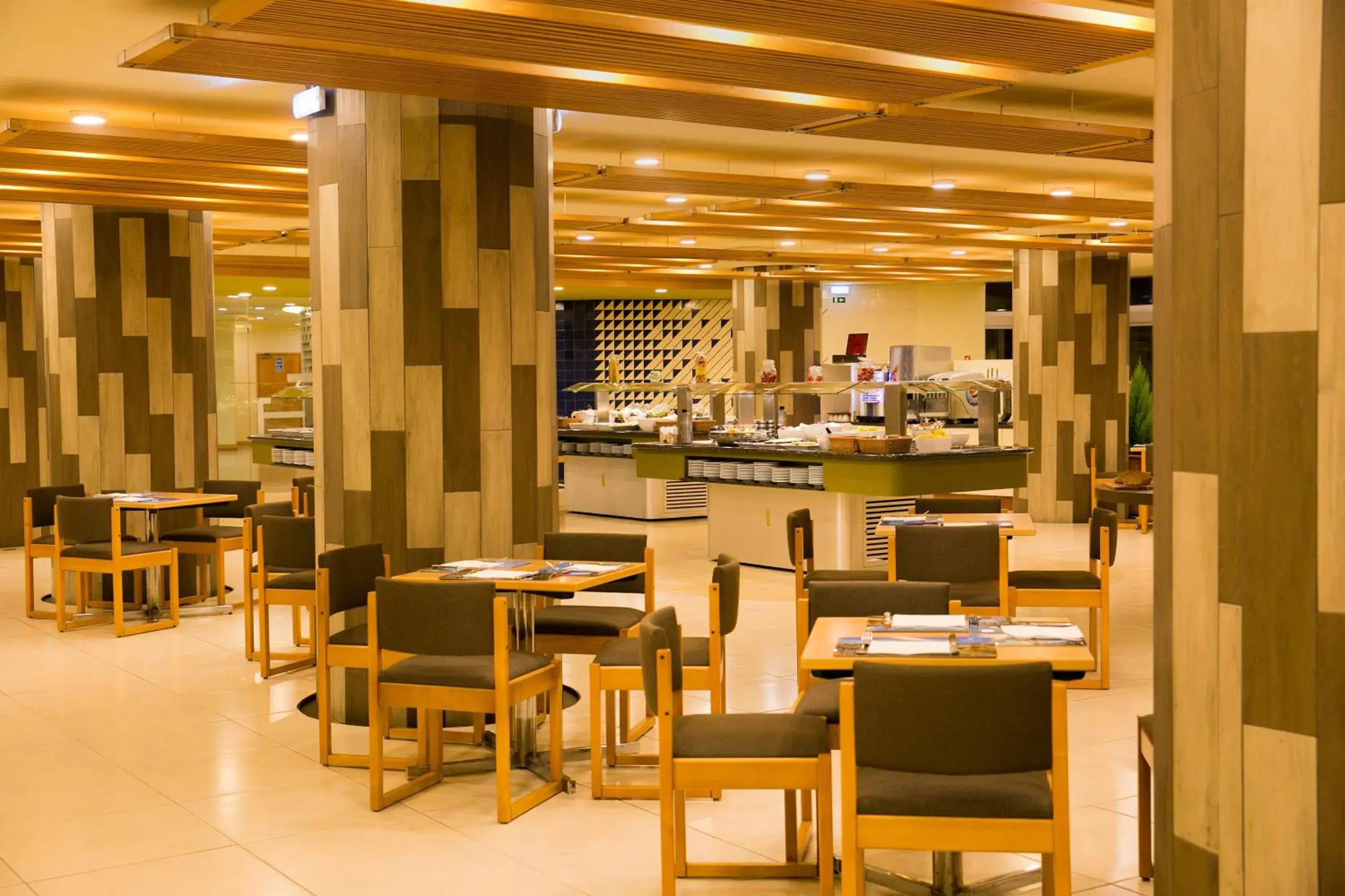 Food and drinks, Restaurant/Places to Eat in Pestana Delfim Beach & Golf Hotel