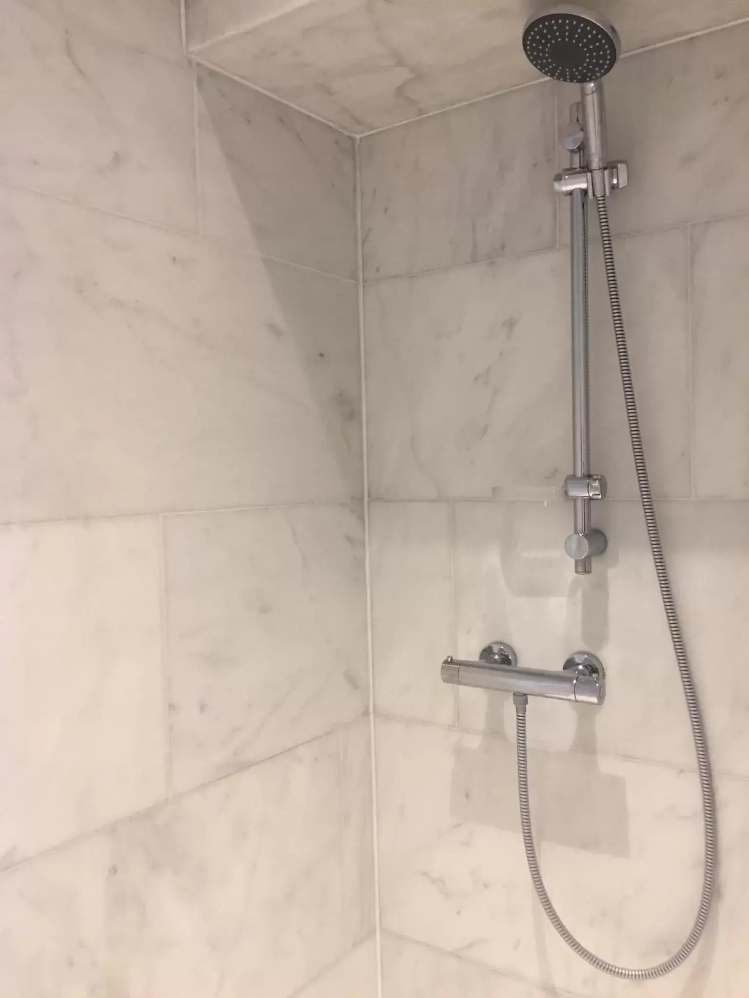 Shower, Bathroom in Hotel Royal Astrid