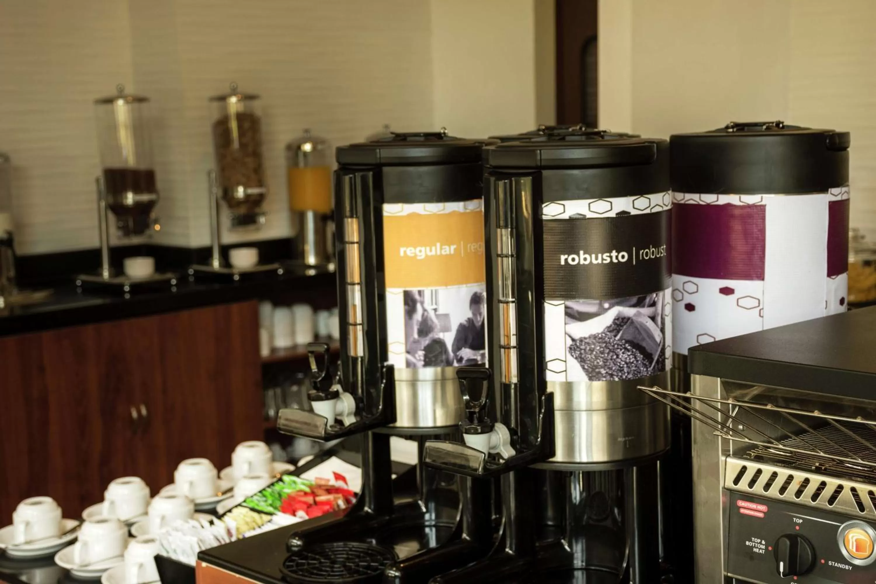 Restaurant/places to eat in Hampton Inn By Hilton San Luis Potosi