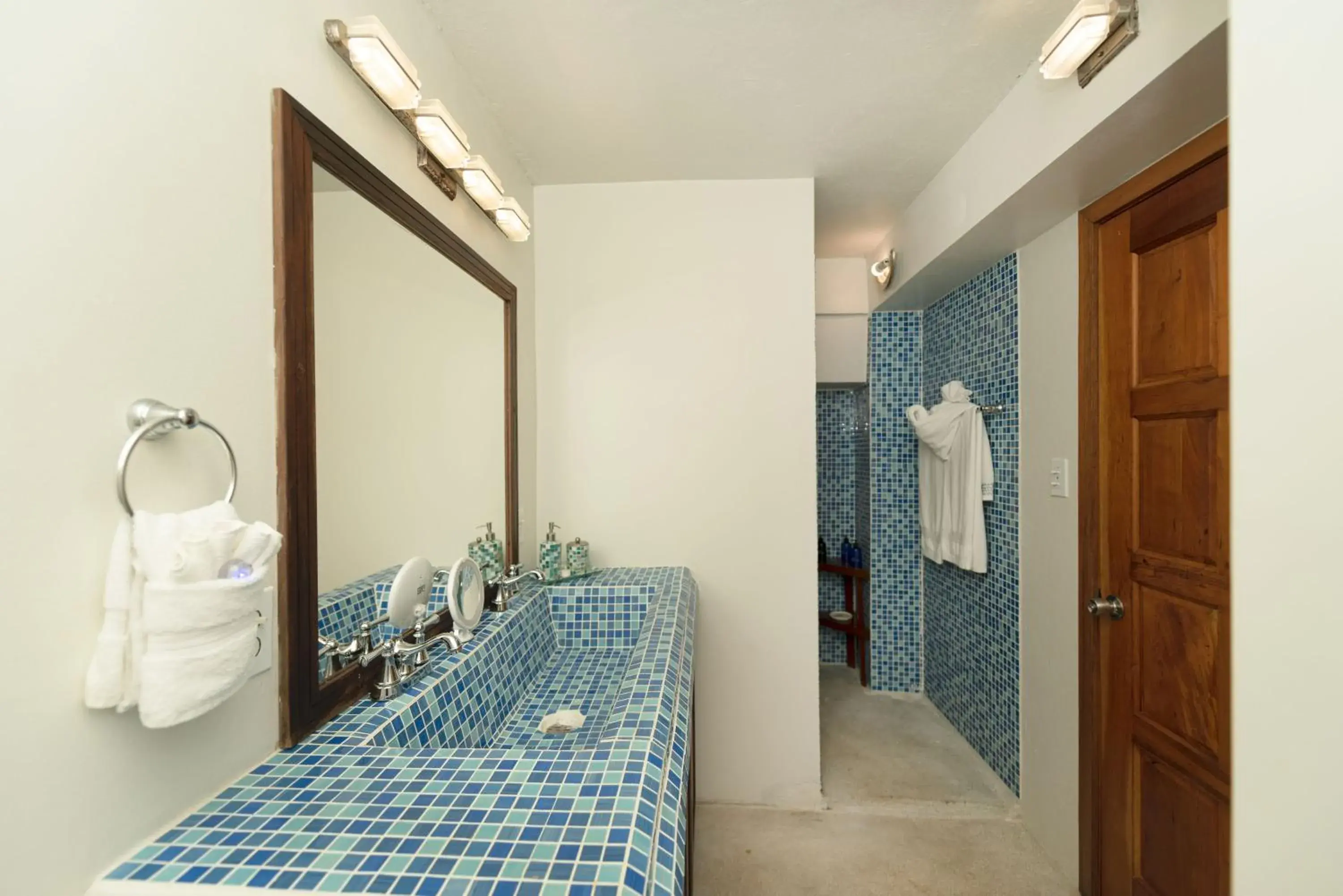 Bathroom in Bella Vista Resort Belize