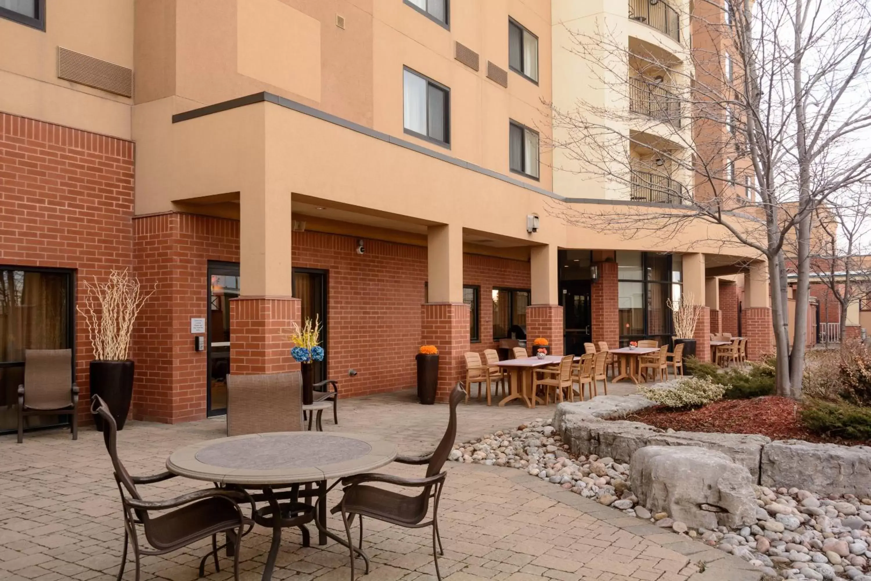 Property building in Courtyard by Marriott Toronto Brampton