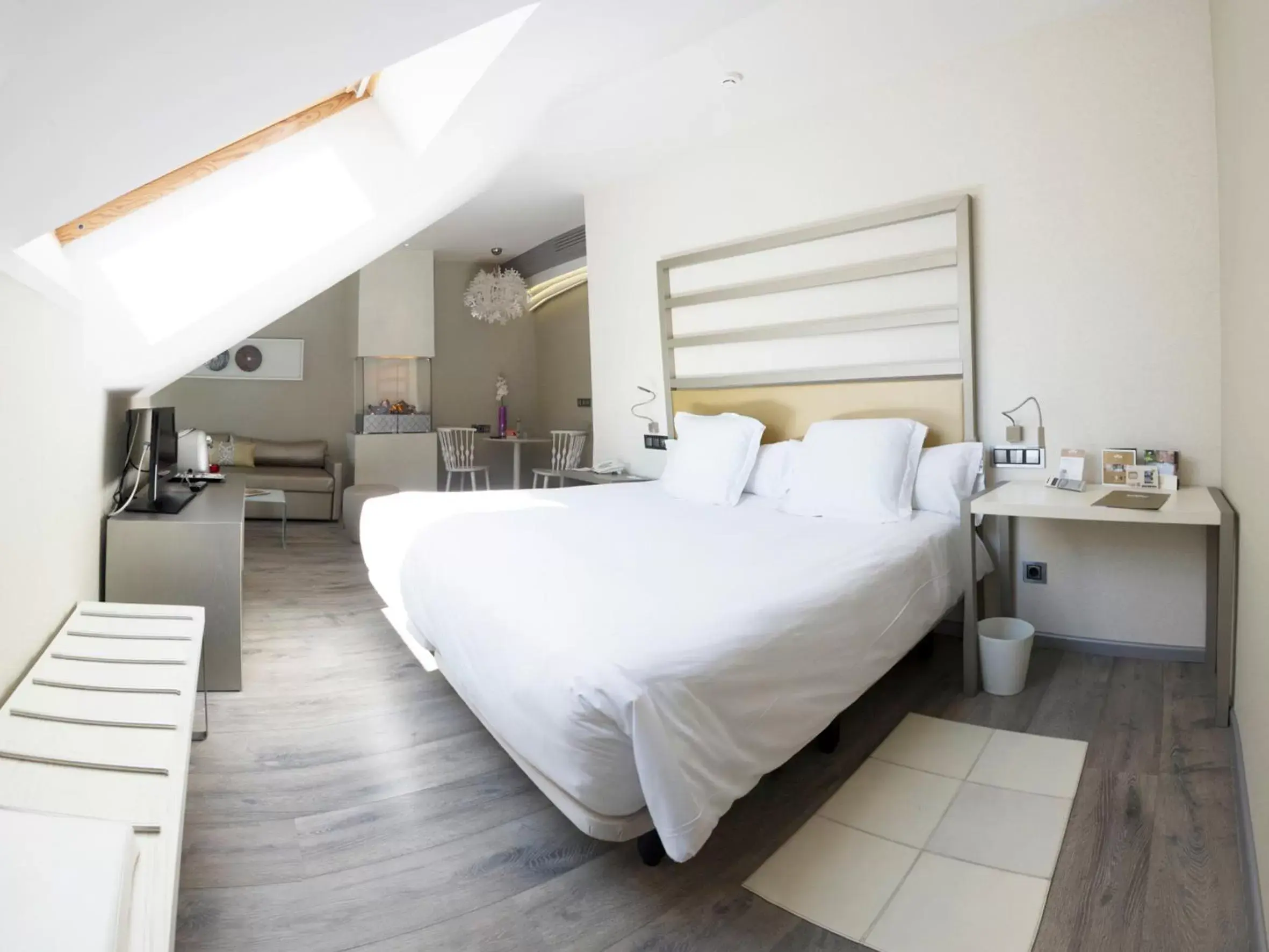 Bedroom, Room Photo in Hotel & Spa Princesa Munia