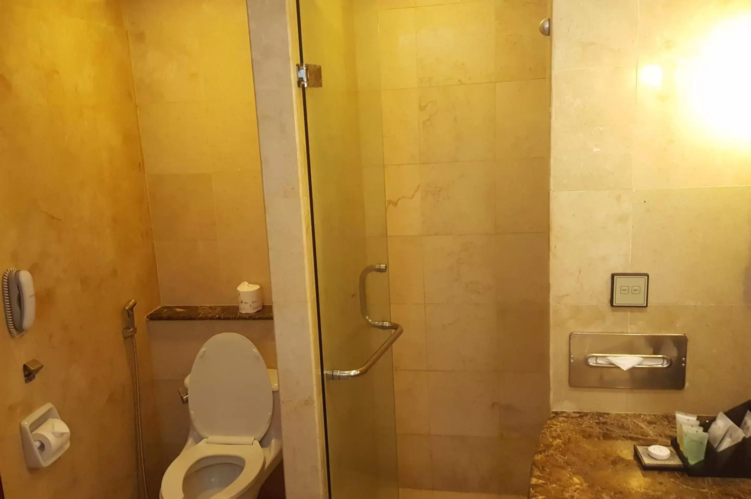 Bathroom in Kuta Paradiso Hotel