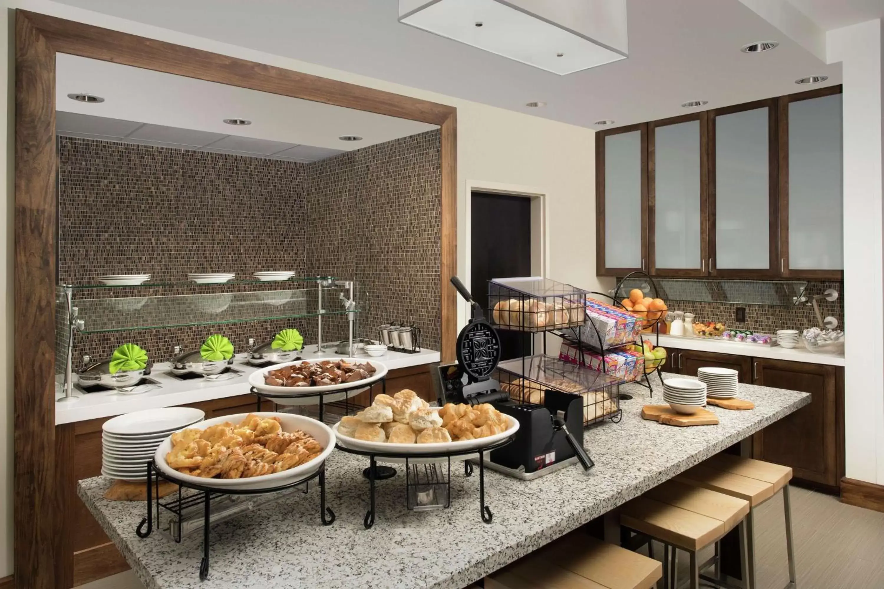 Dining area in Hilton Garden Inn San Antonio Airport South