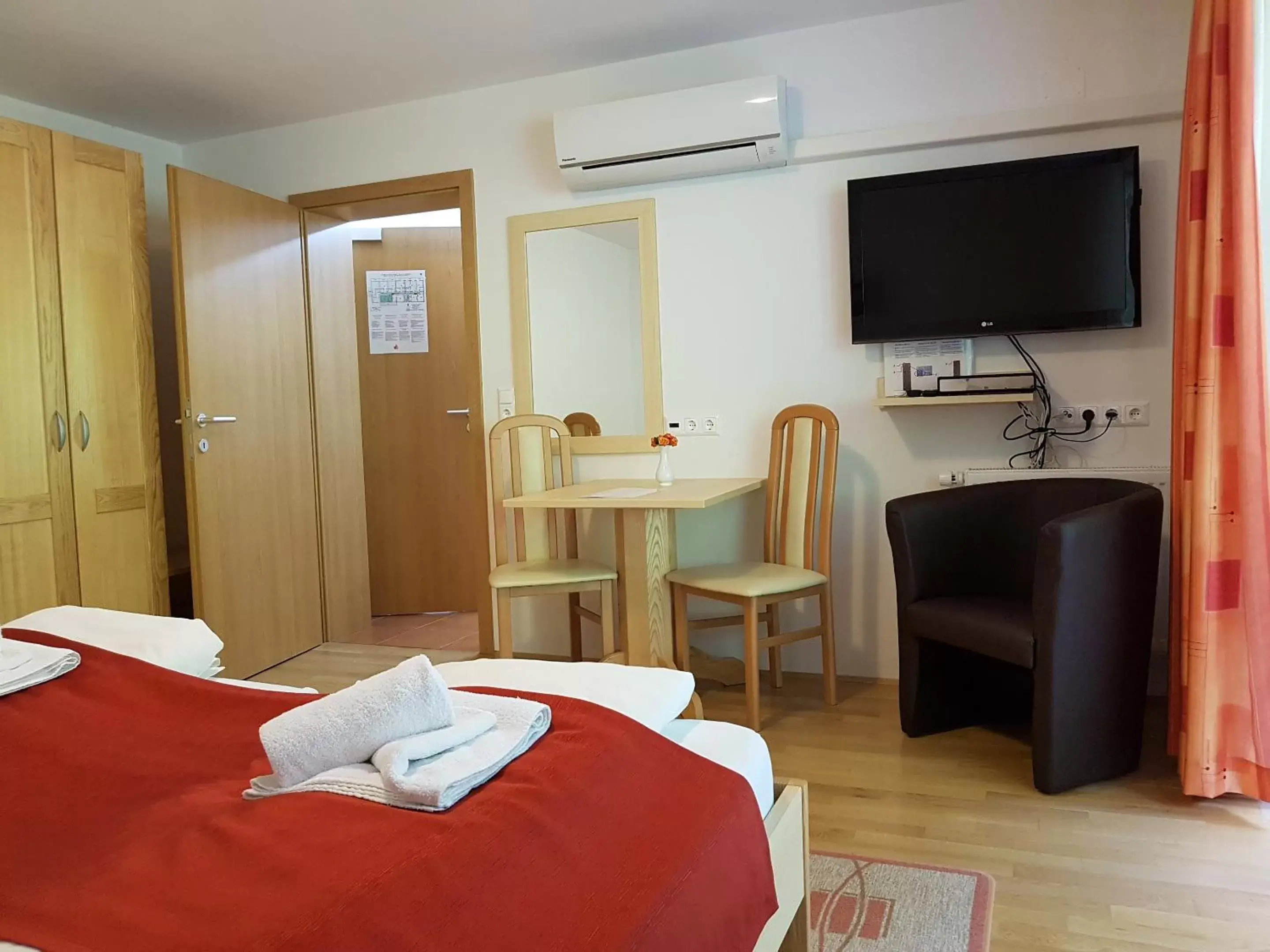 Double Room with Balcony and Forest View in Hotel Gasperin Bohinj Double Room with Balcony and Forest View in Hotel Gasperin Bohinj