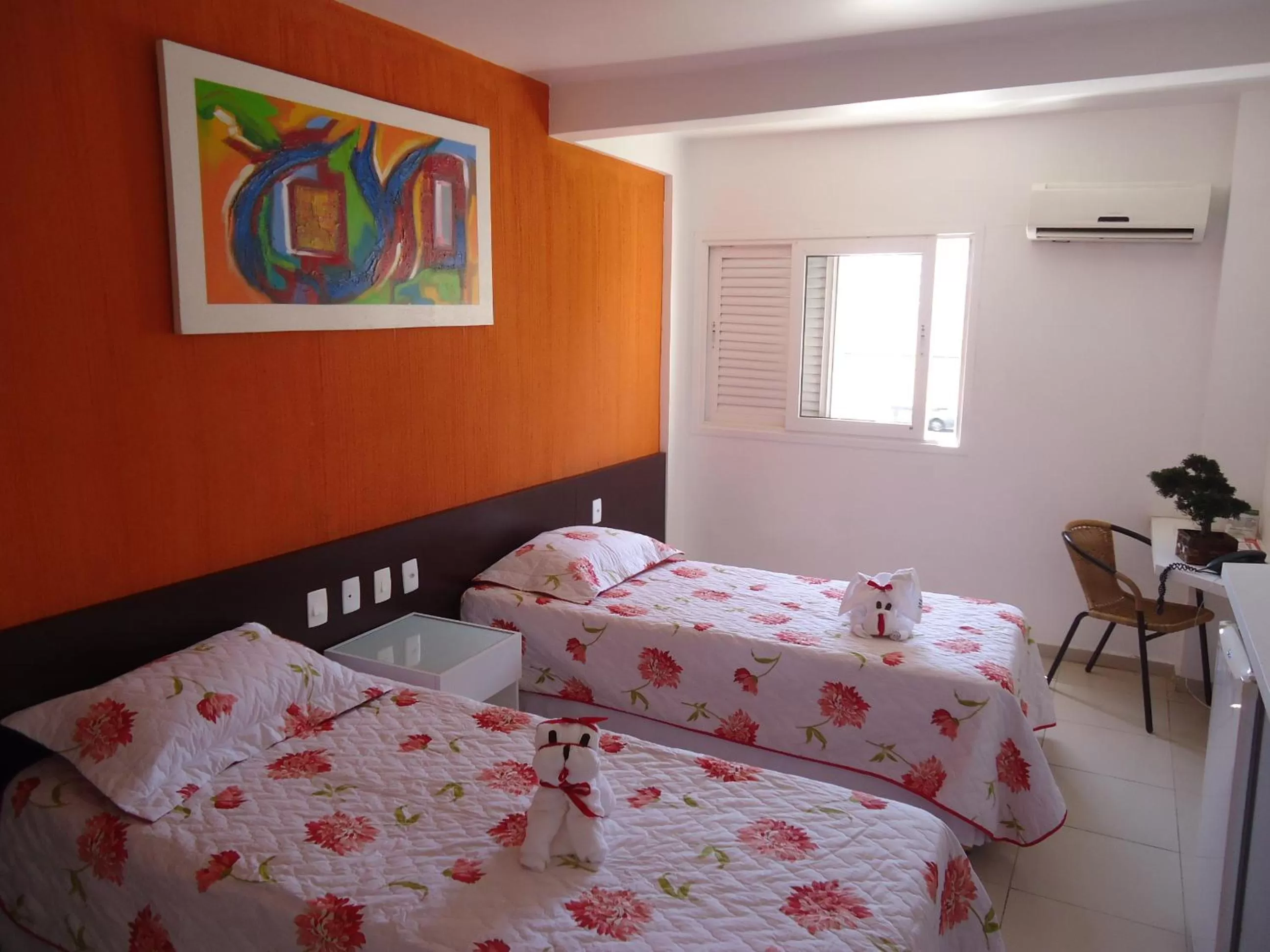 Photo of the whole room, Bed in Hotel Des Basques