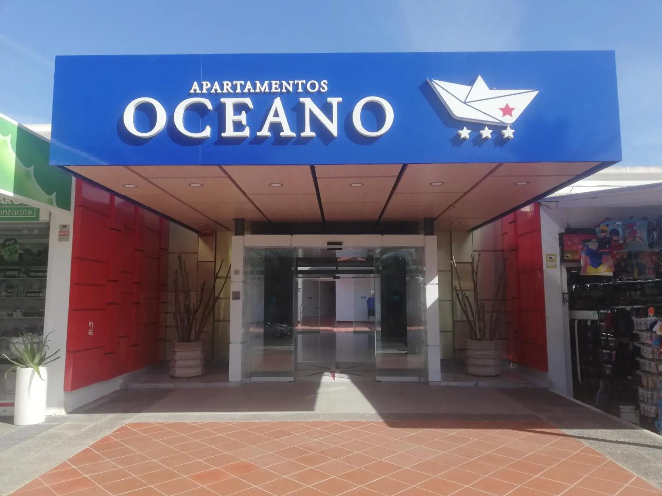 Facade/entrance in Oceano Only Adults