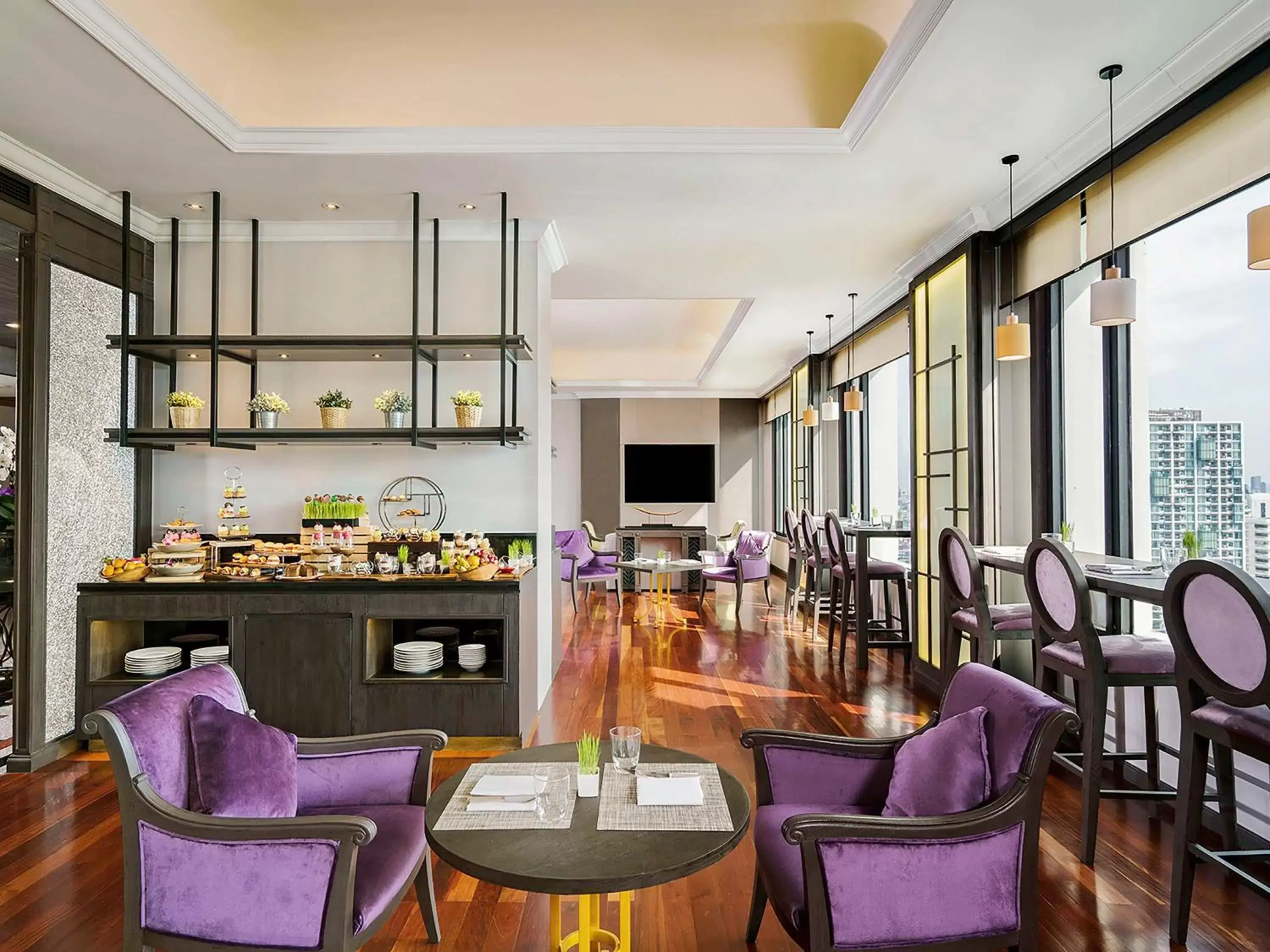 Property building, Restaurant/Places to Eat in Grand Mercure Bangkok Atrium