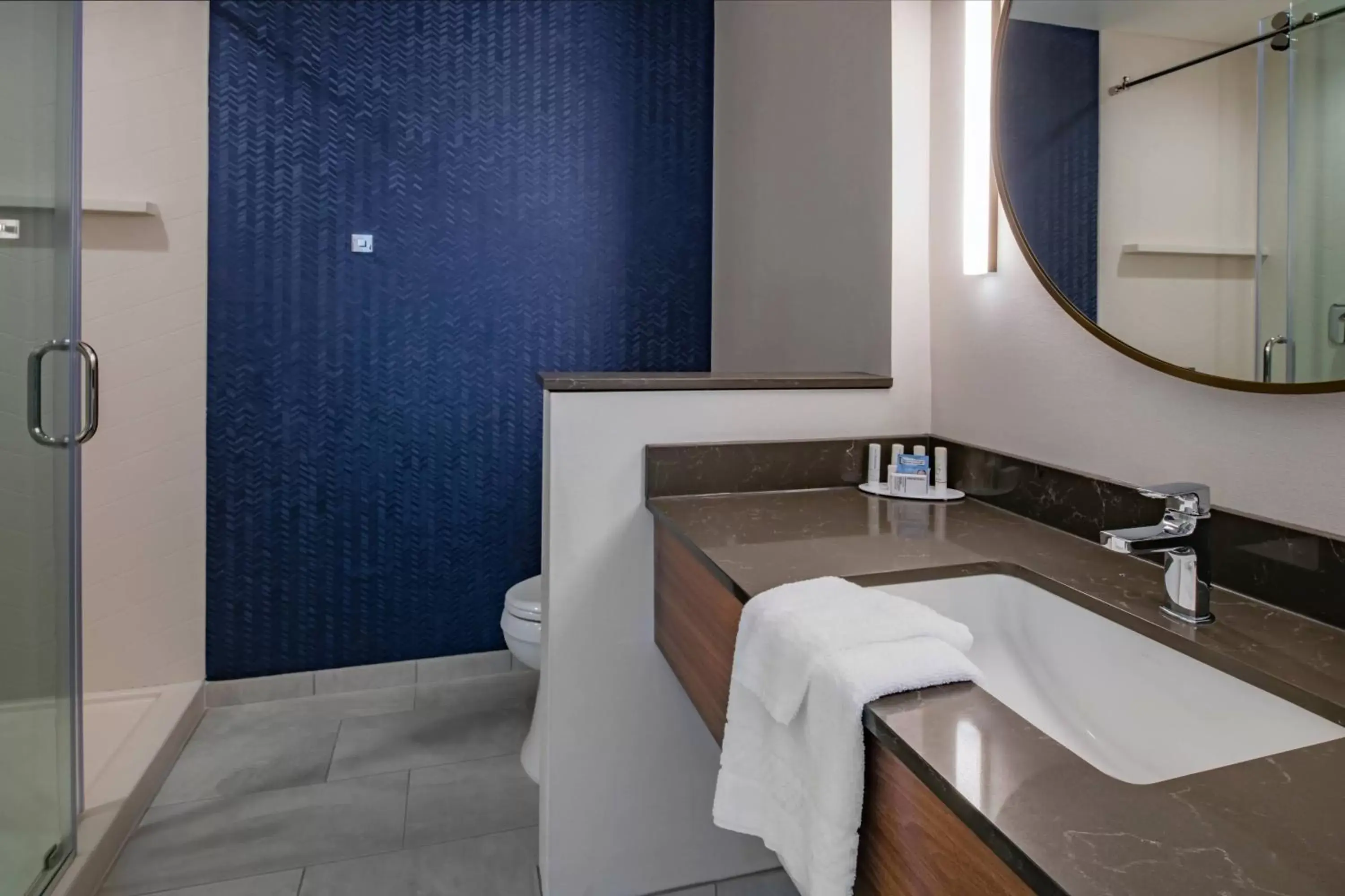 Photo of the whole room, Bathroom in Fairfield Inn & Suites by Marriott Klamath Falls