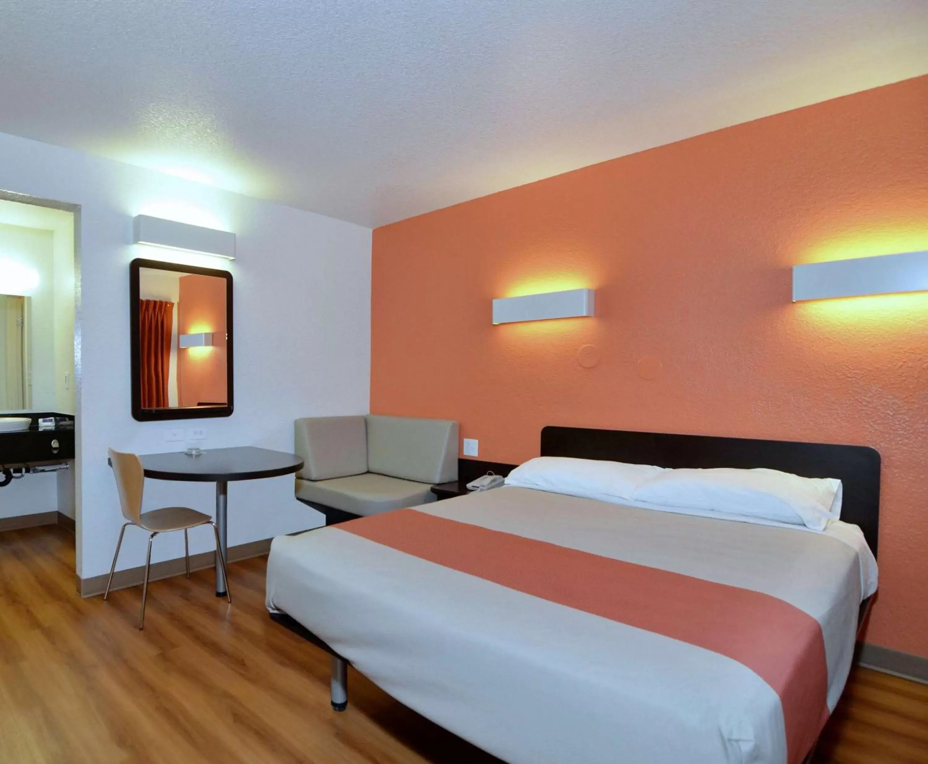 Bedroom, Bed in Motel 6-Laredo, TX - South