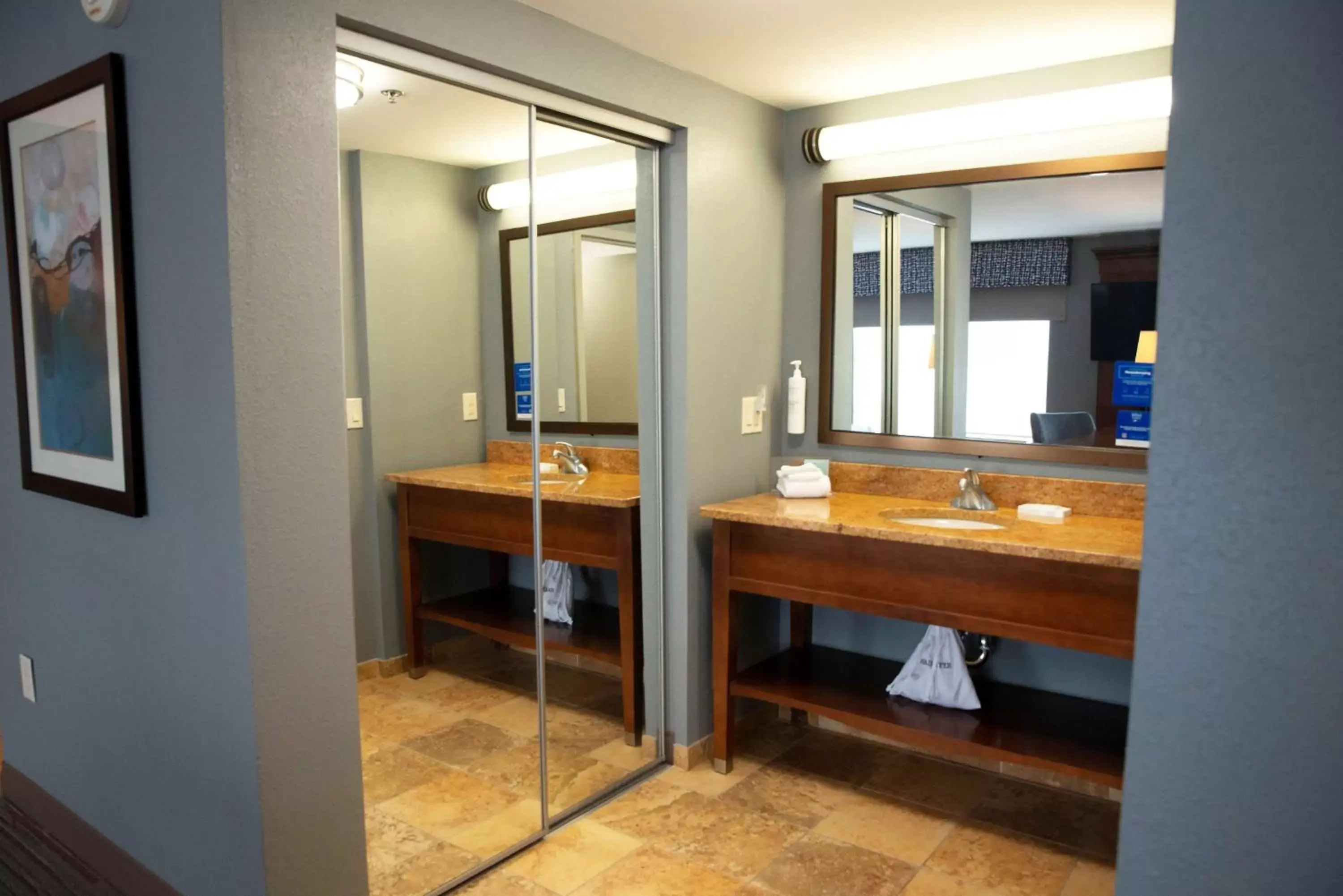 Bathroom in Hampton Inn & Suites Jacksonville