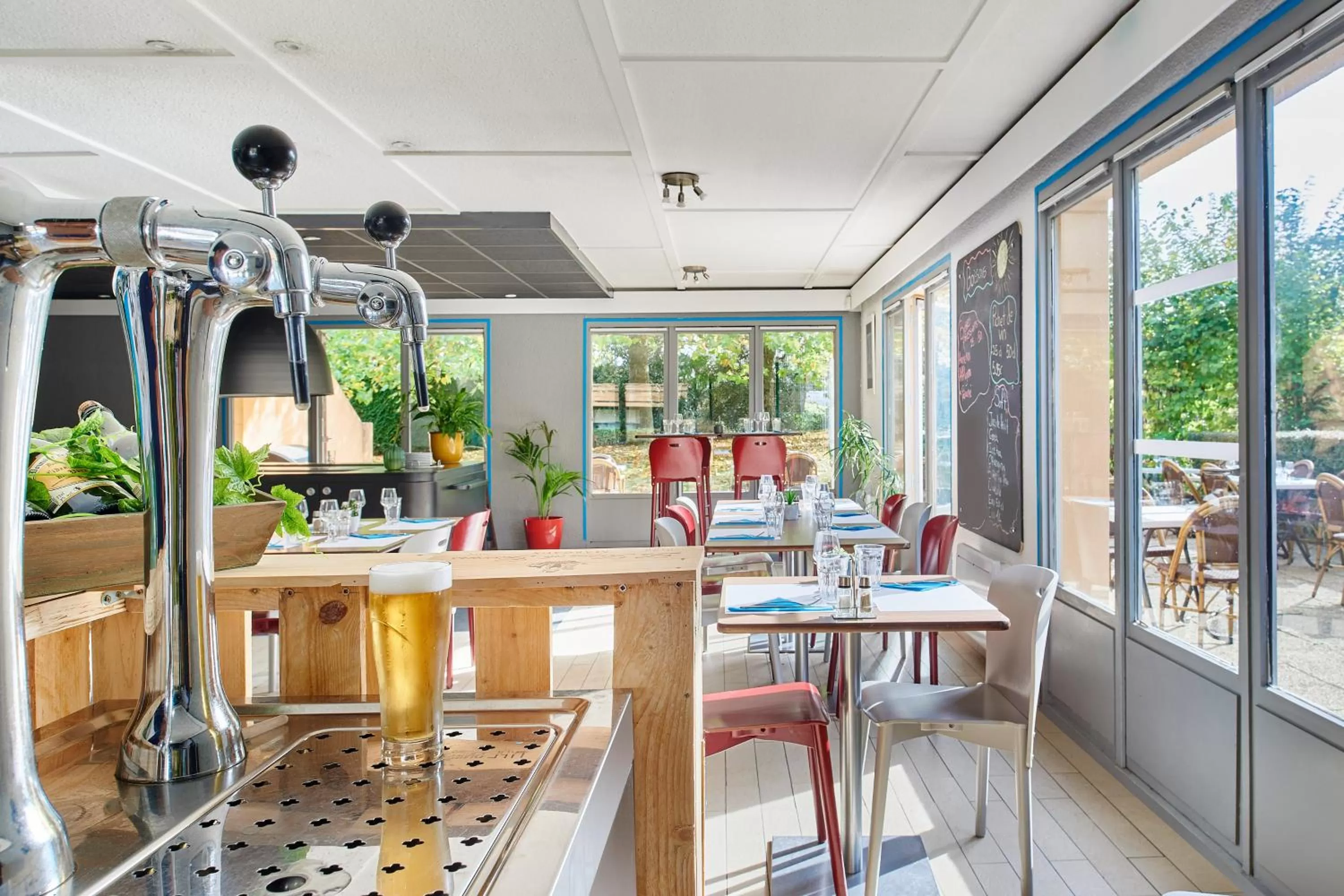 Restaurant/places to eat in Kyriad Direct Evreux