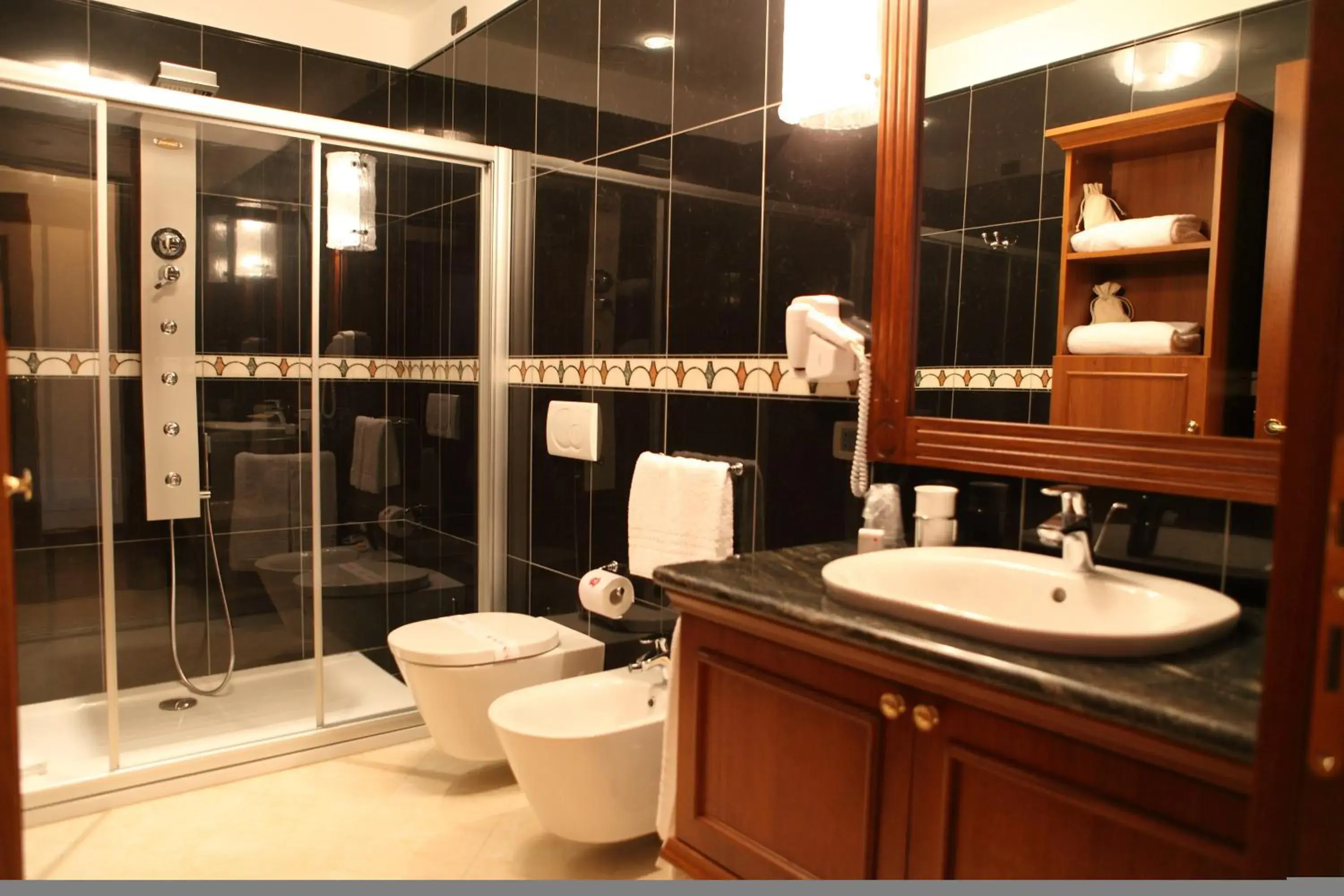 Shower, Bathroom in Hotel Borgo Don Chisciotte