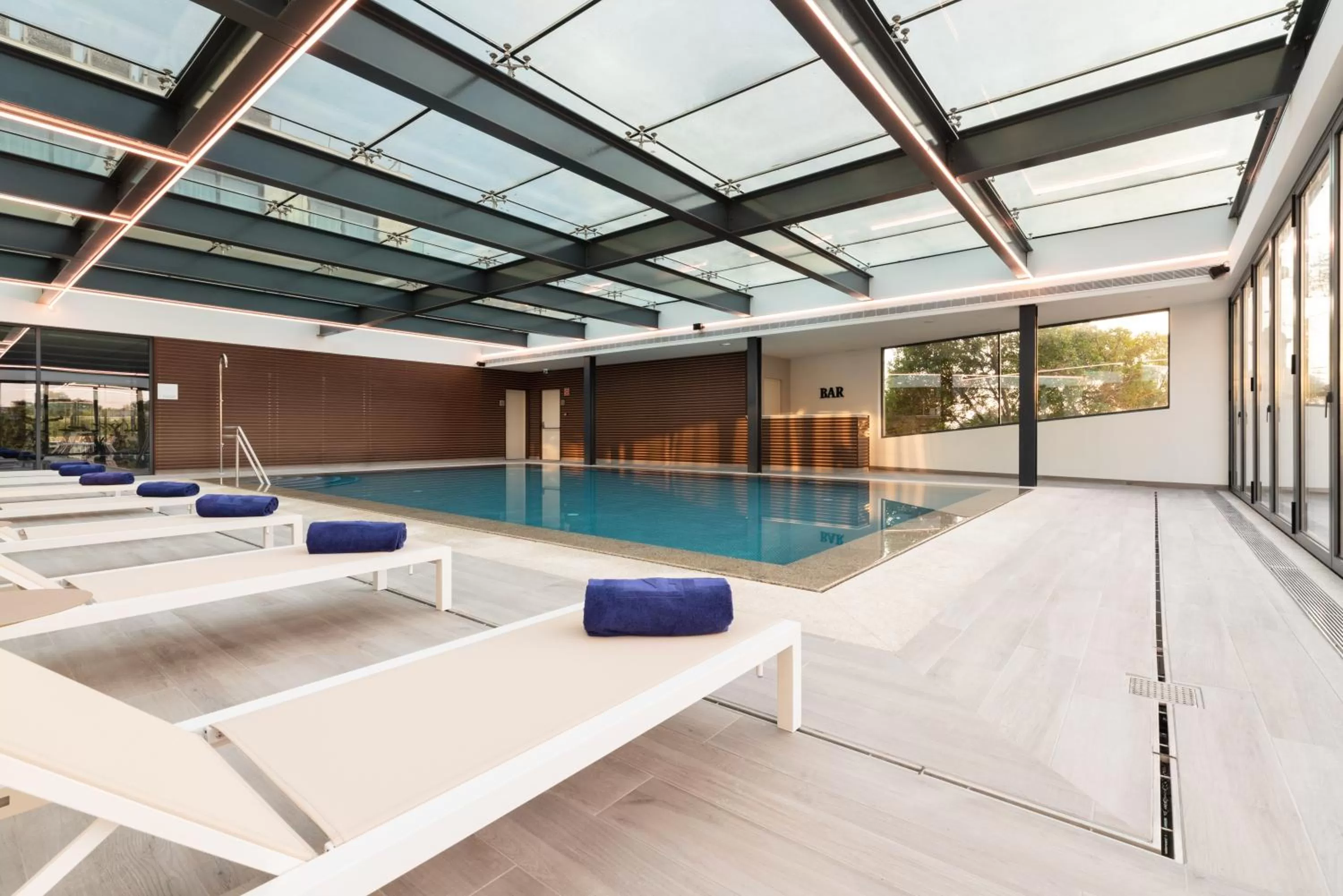 Swimming pool in Eurostars Matosinhos