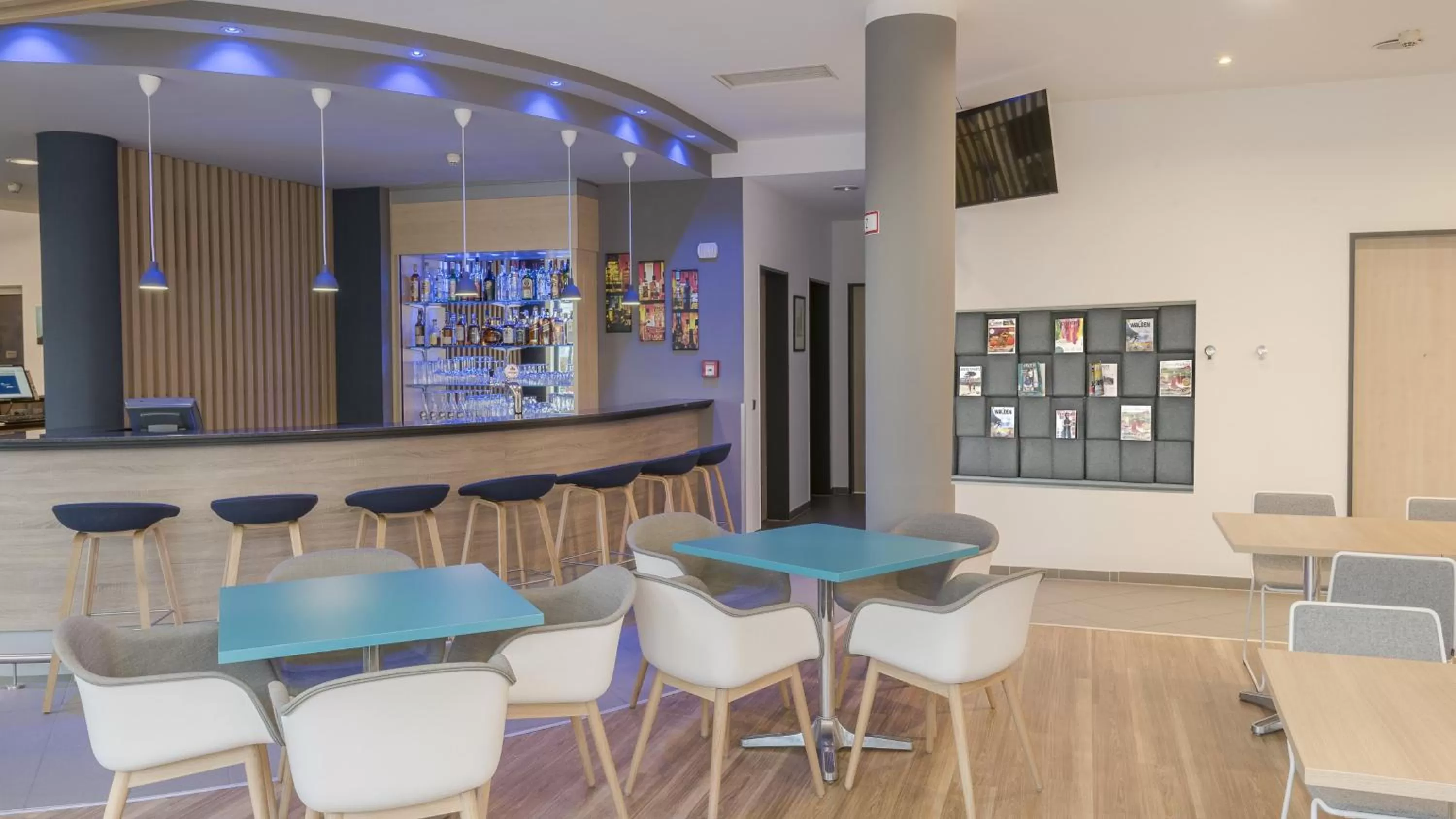 Lounge or bar in Holiday Inn Express München Messe by IHG