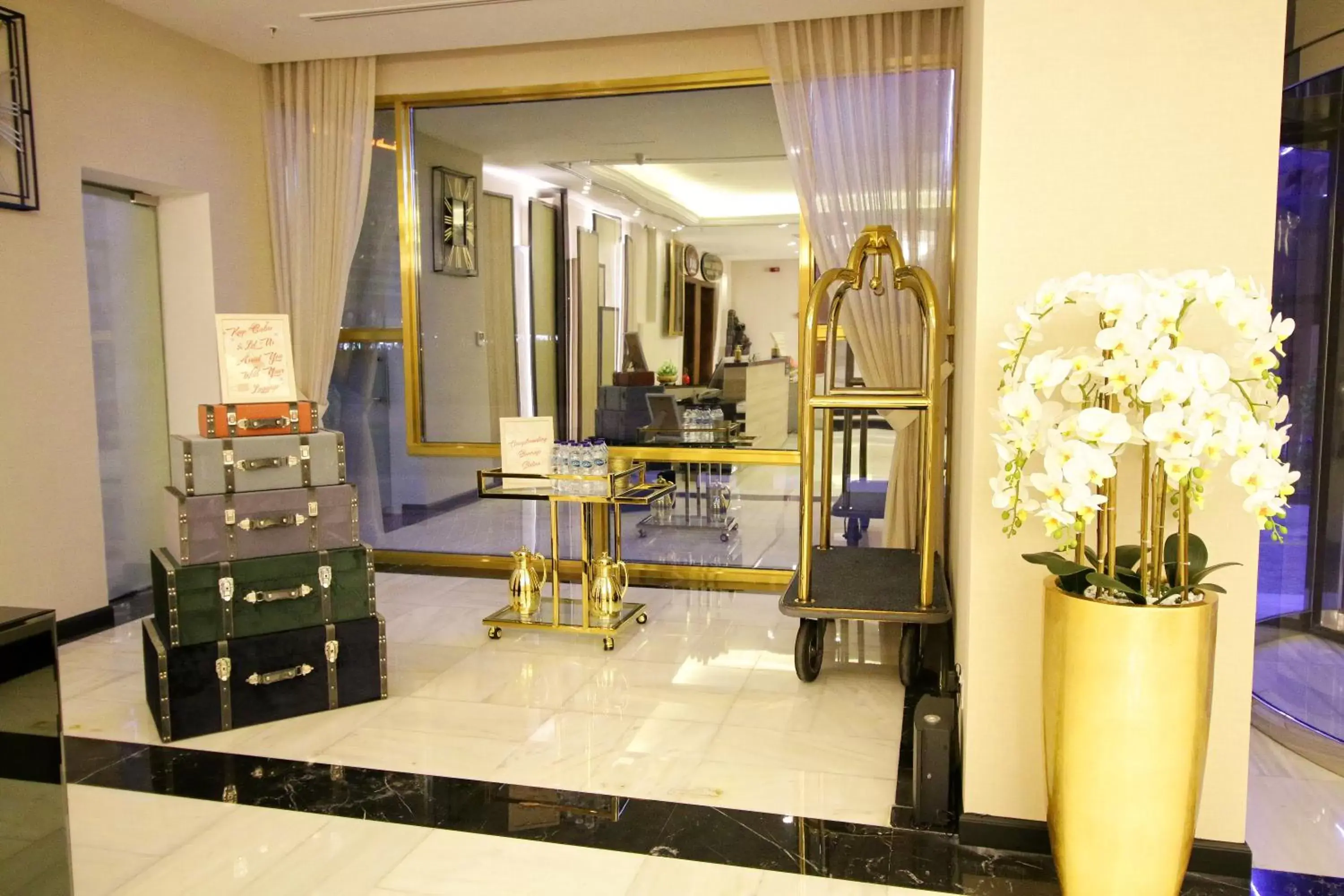 Lobby/Reception in The George Hotel by Saffron, Dubai Creek