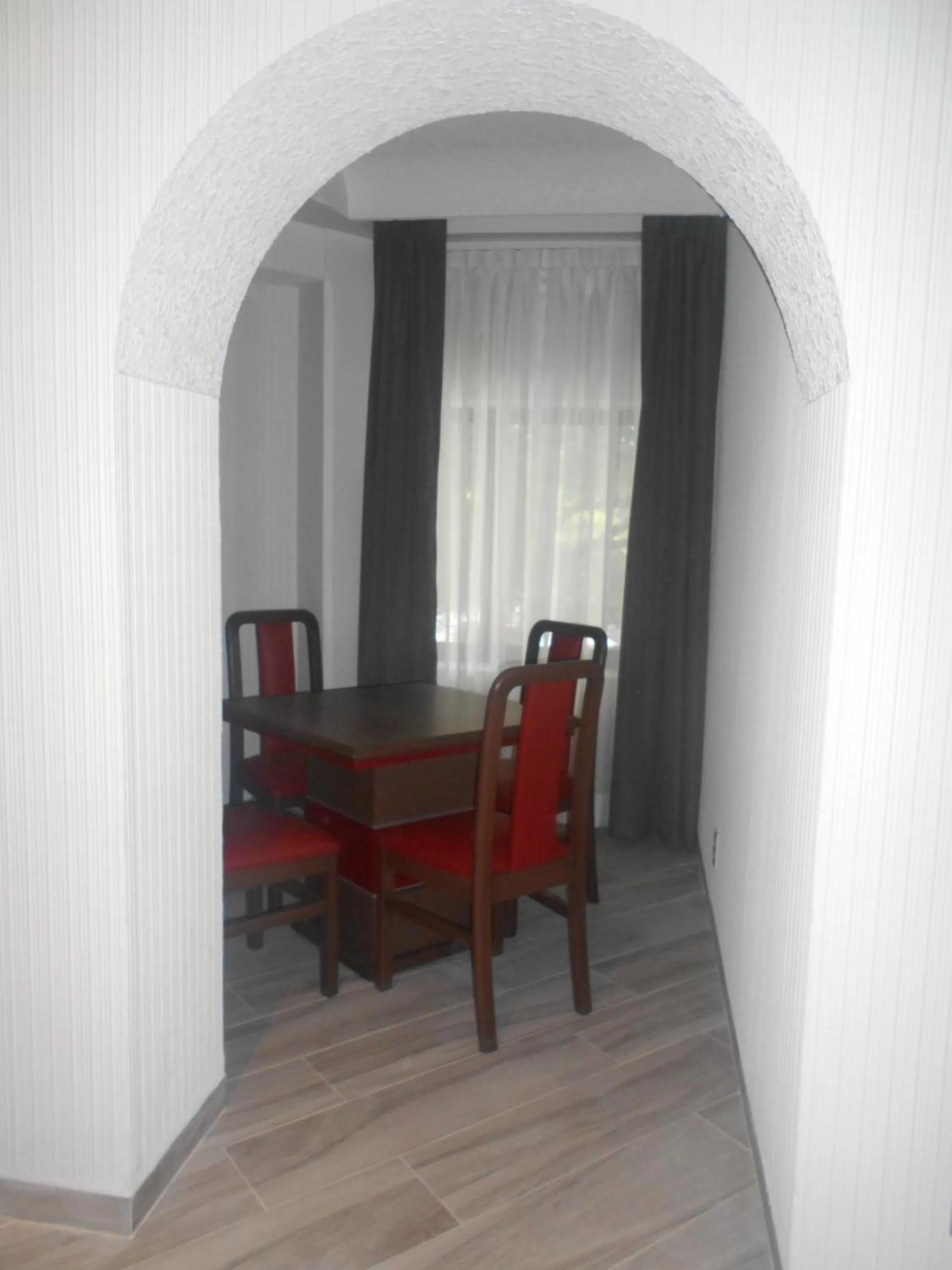 Dining area in Hotel Puente Real