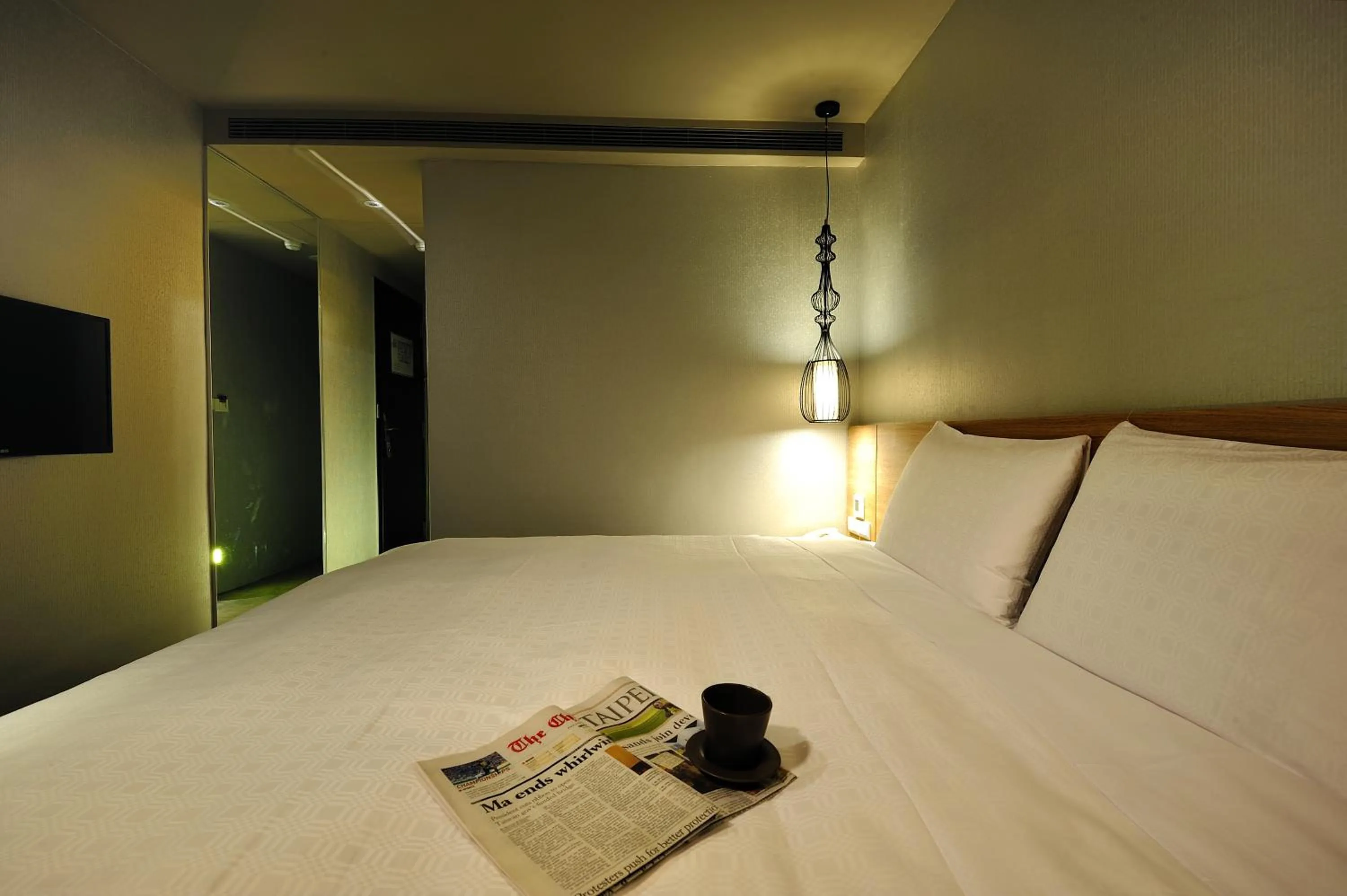 Bed in Forward Suites II