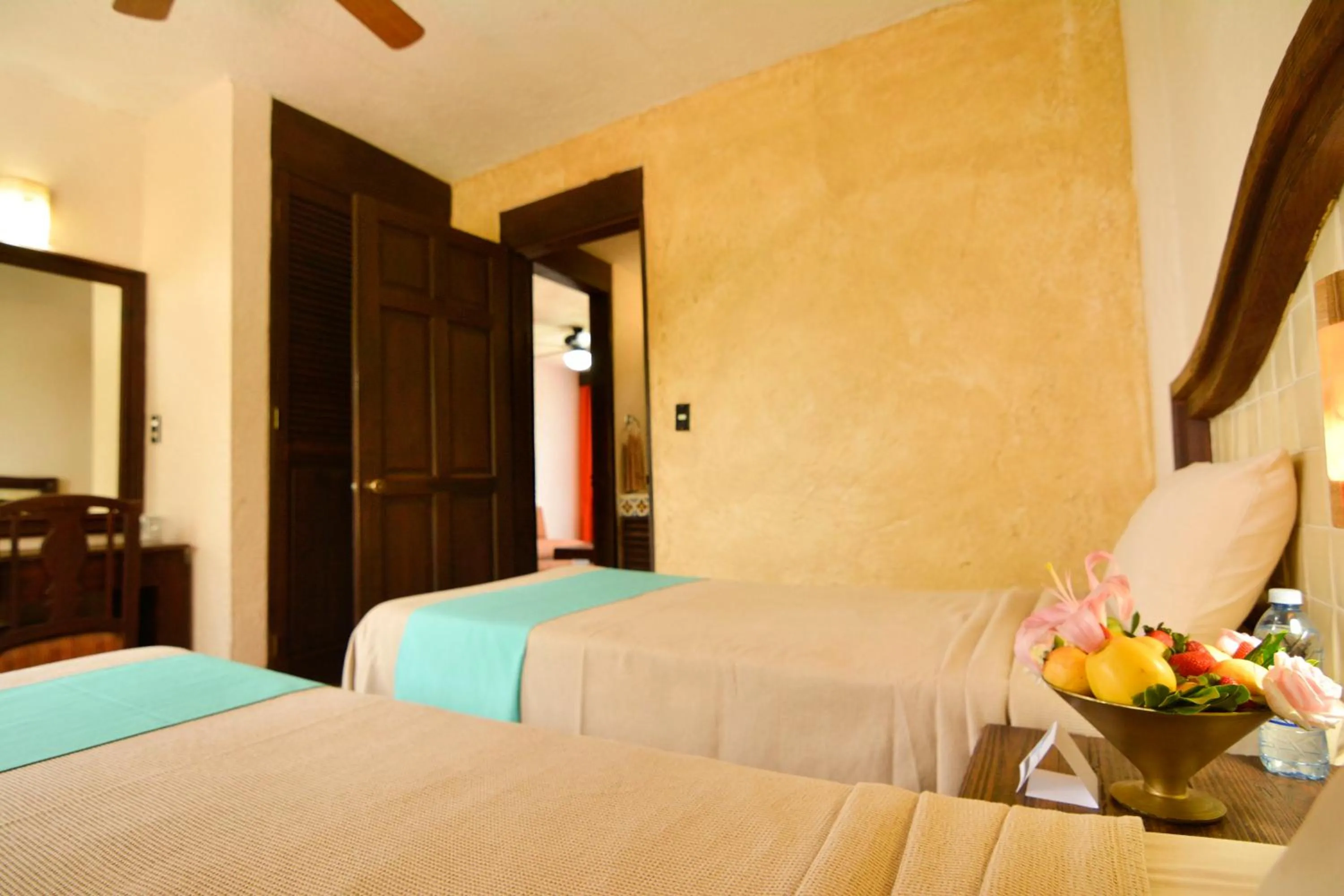 Bedroom, Bed in Hotel Coral Cuernavaca