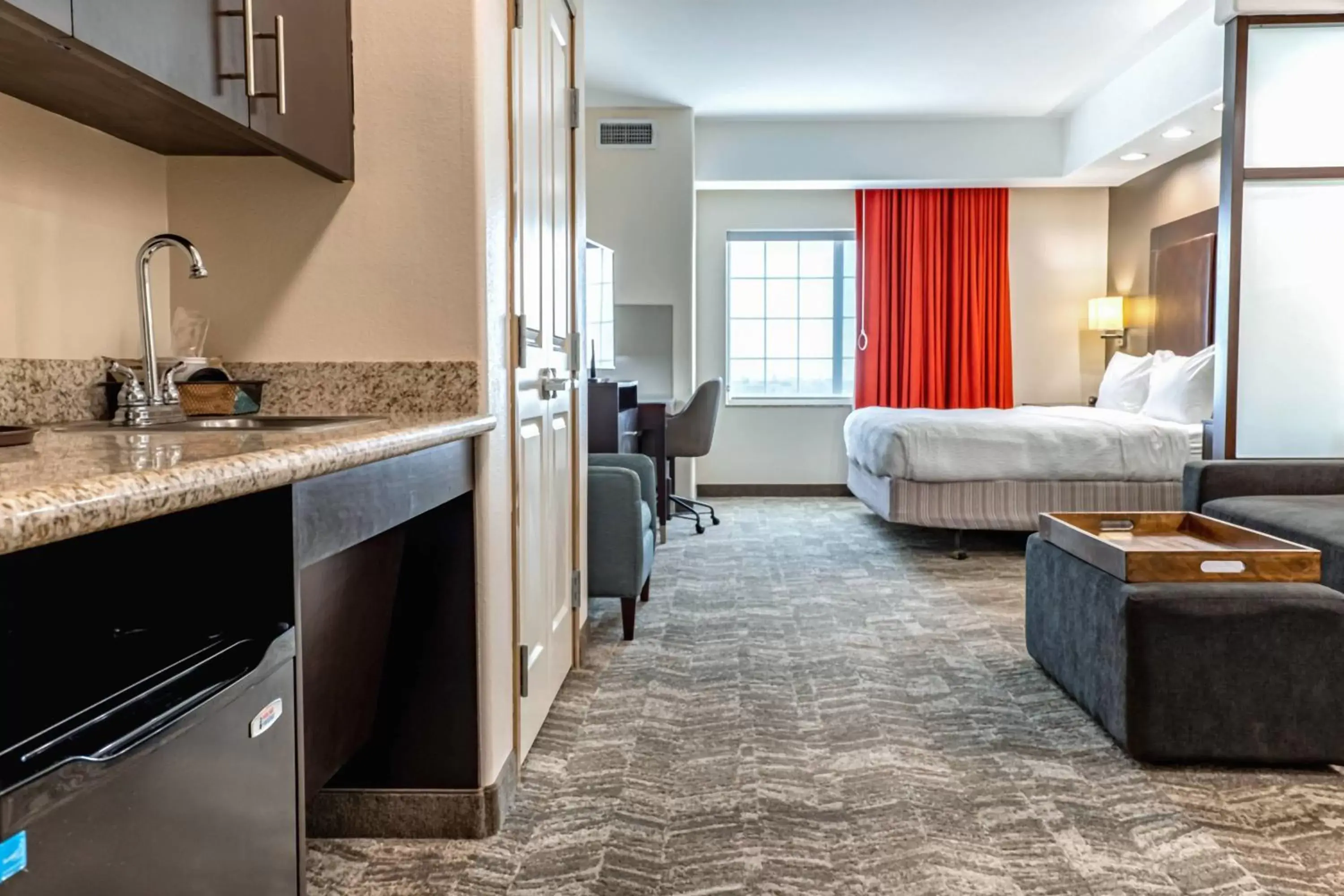 Photo of the whole room, Kitchen/Kitchenette in SpringHill Suites by Marriott Waco Woodway