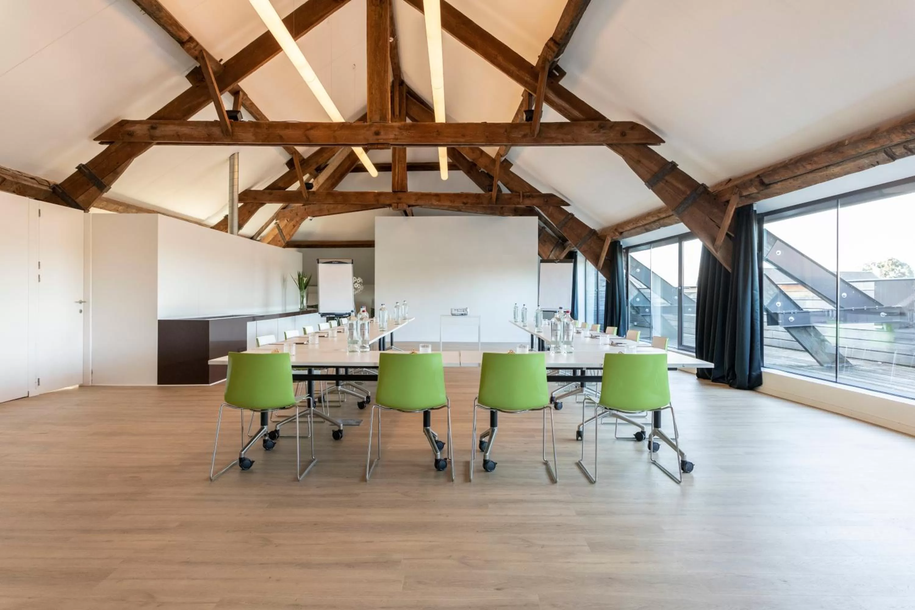 Business facilities in Eburon Hotel