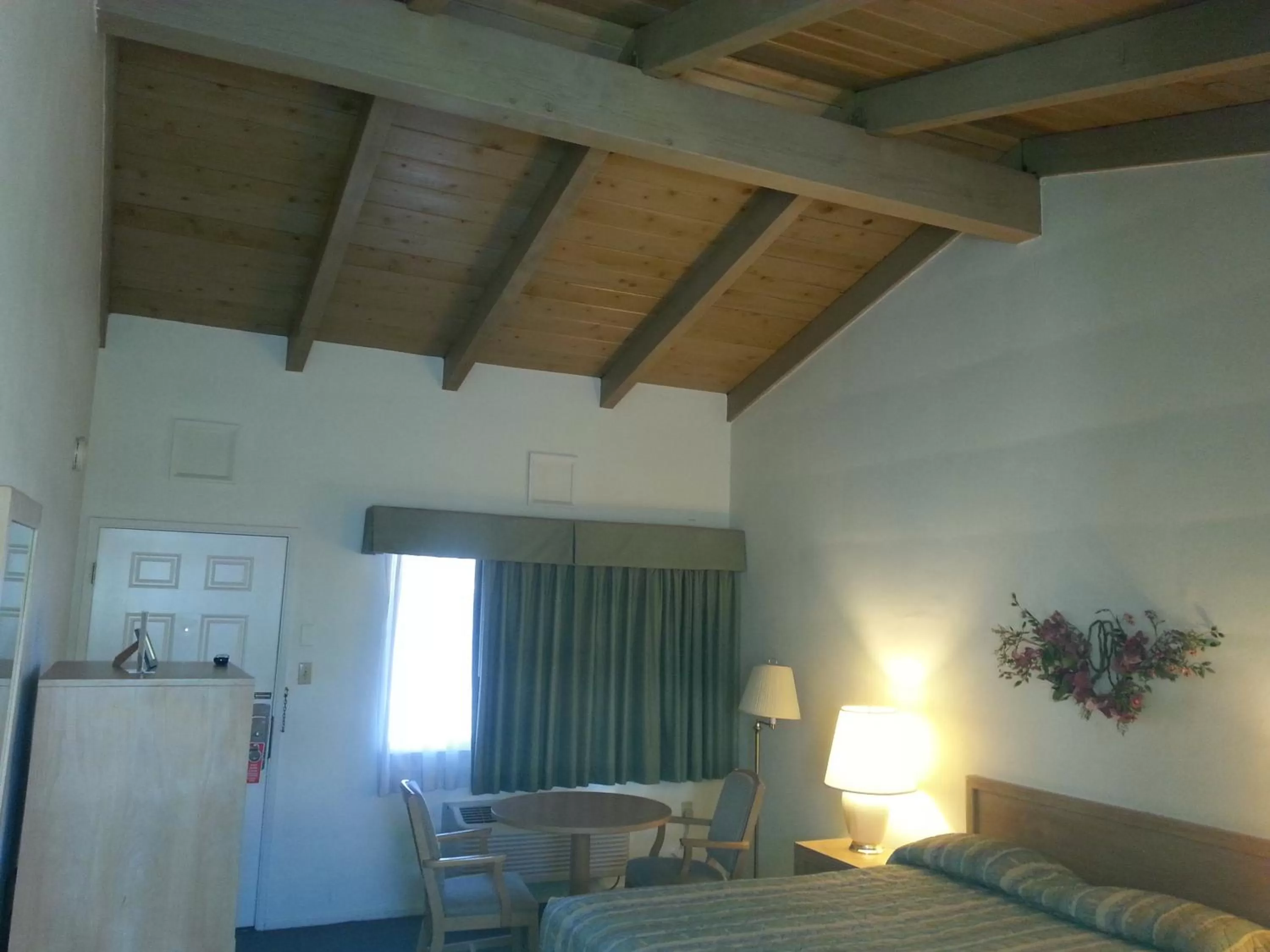 Photo of the whole room, Bed in Villa Motel