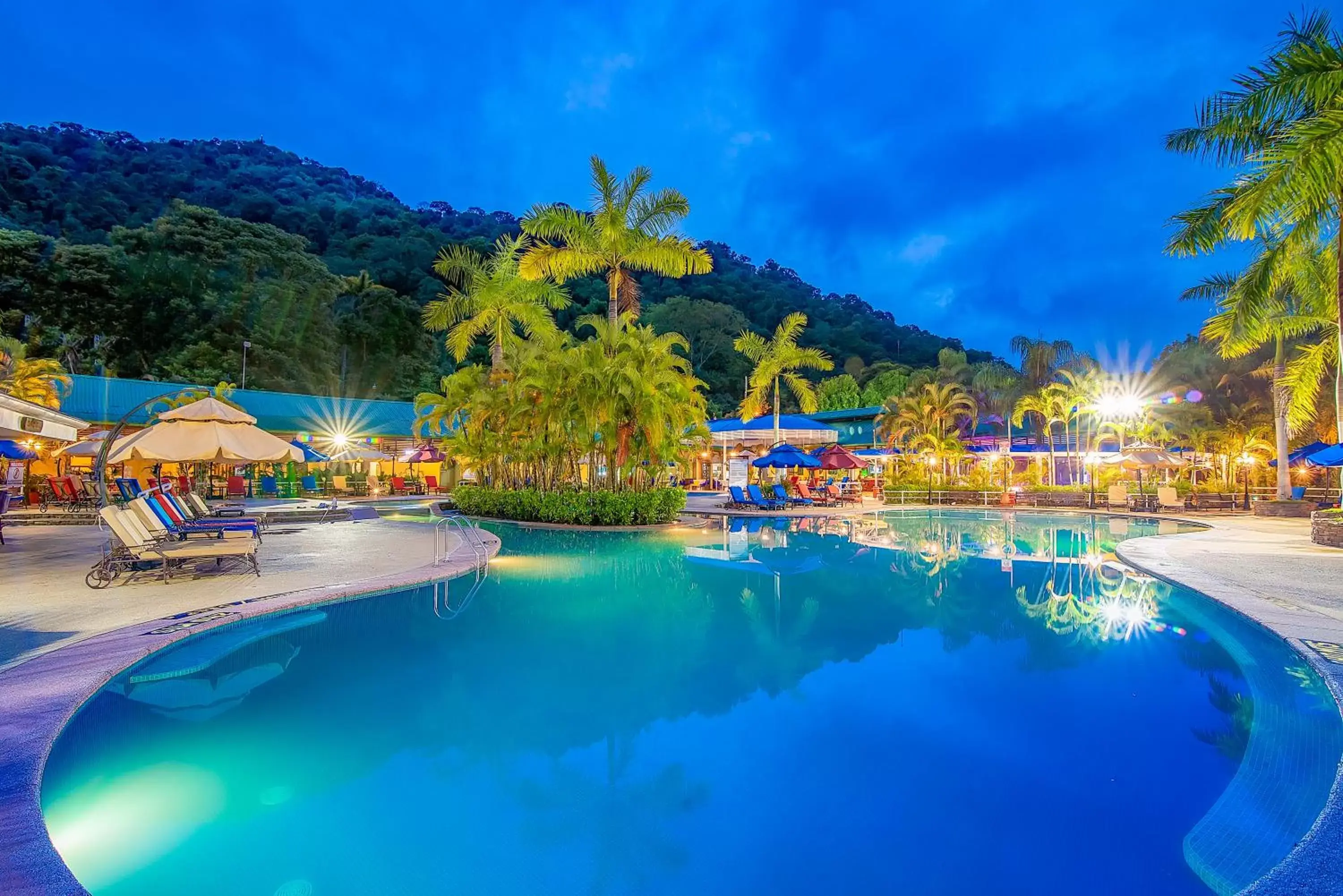 Swimming Pool in Hotel Casa Roland Golfito Resort