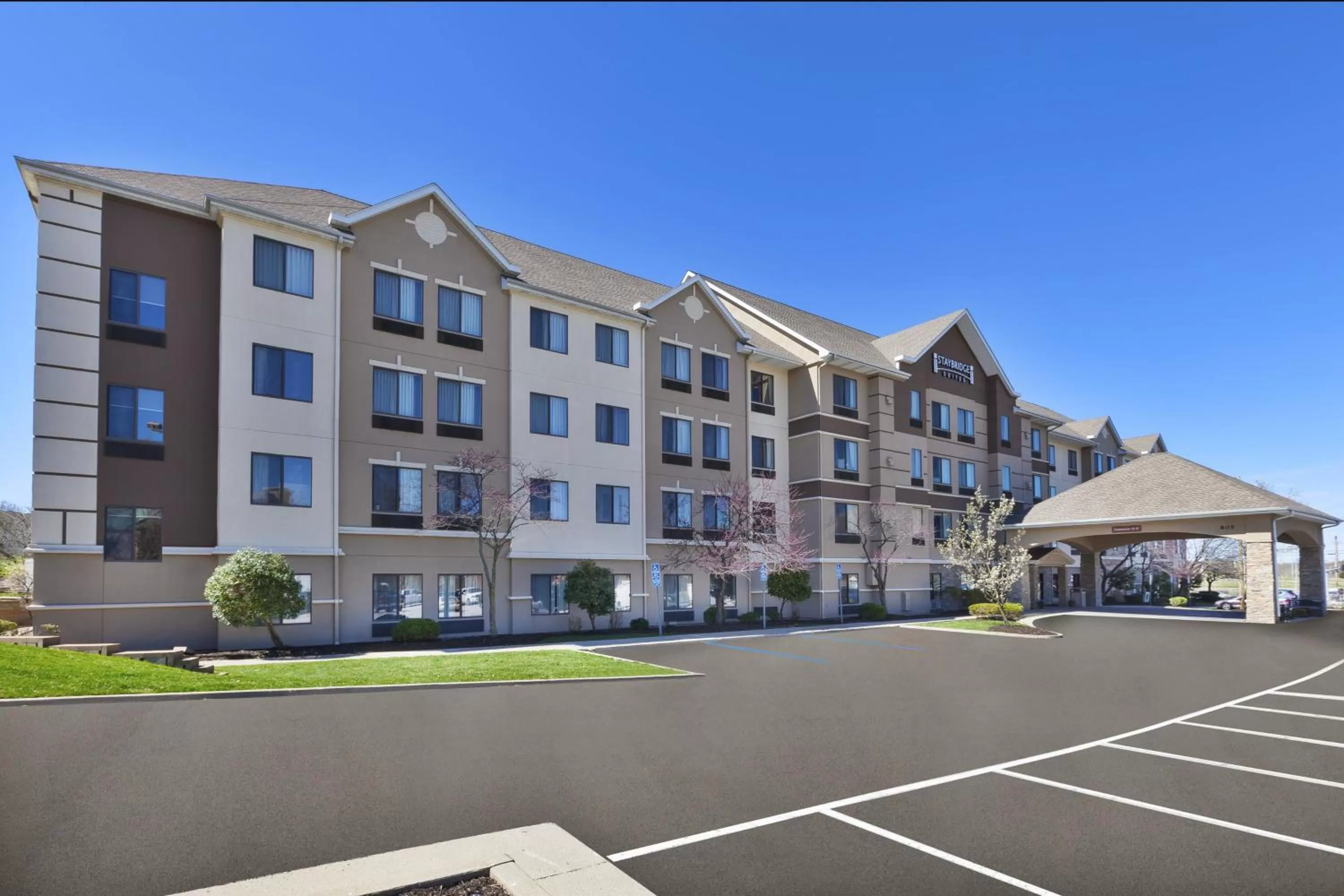 Property building in Staybridge Suites Columbia-Highway 63 & I-70 by IHG
