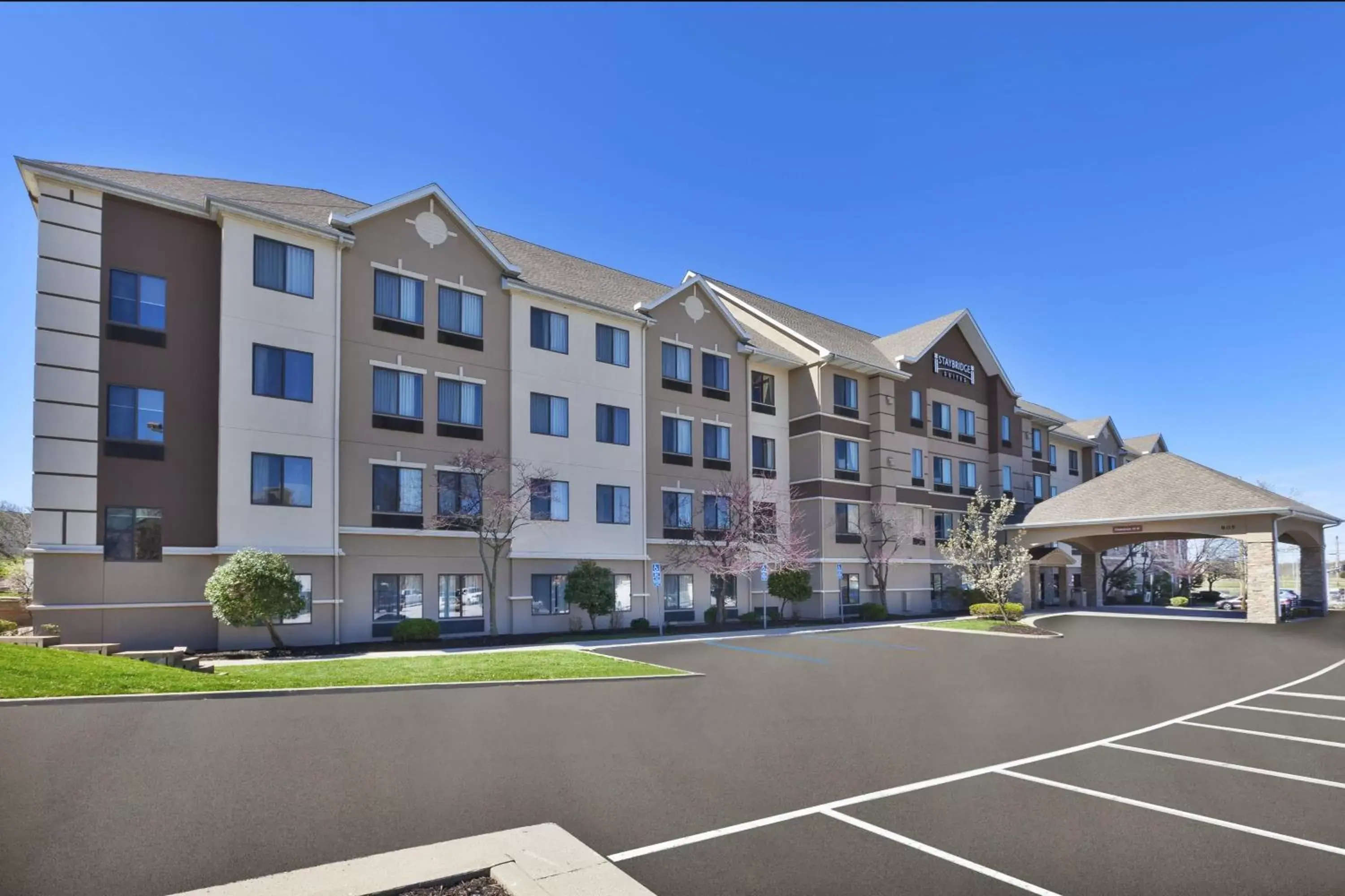 Property building in Staybridge Suites Columbia-Highway 63 & I-70 by IHG Property building in Staybridge Suites Columbia-Highway 63 & I-70 by IHG