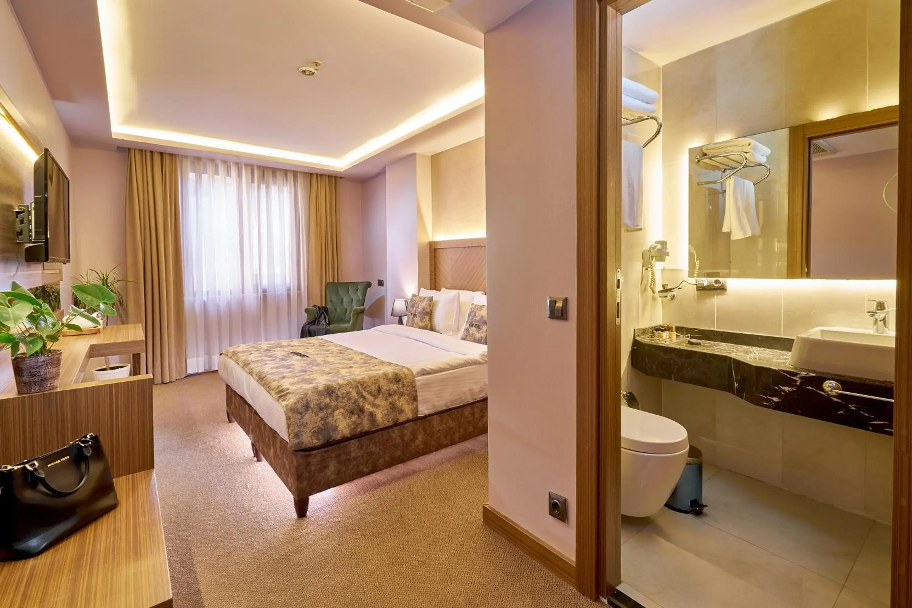 Economy Double or Twin Room in Atro Hotel Economy Double or Twin Room in Atro Hotel