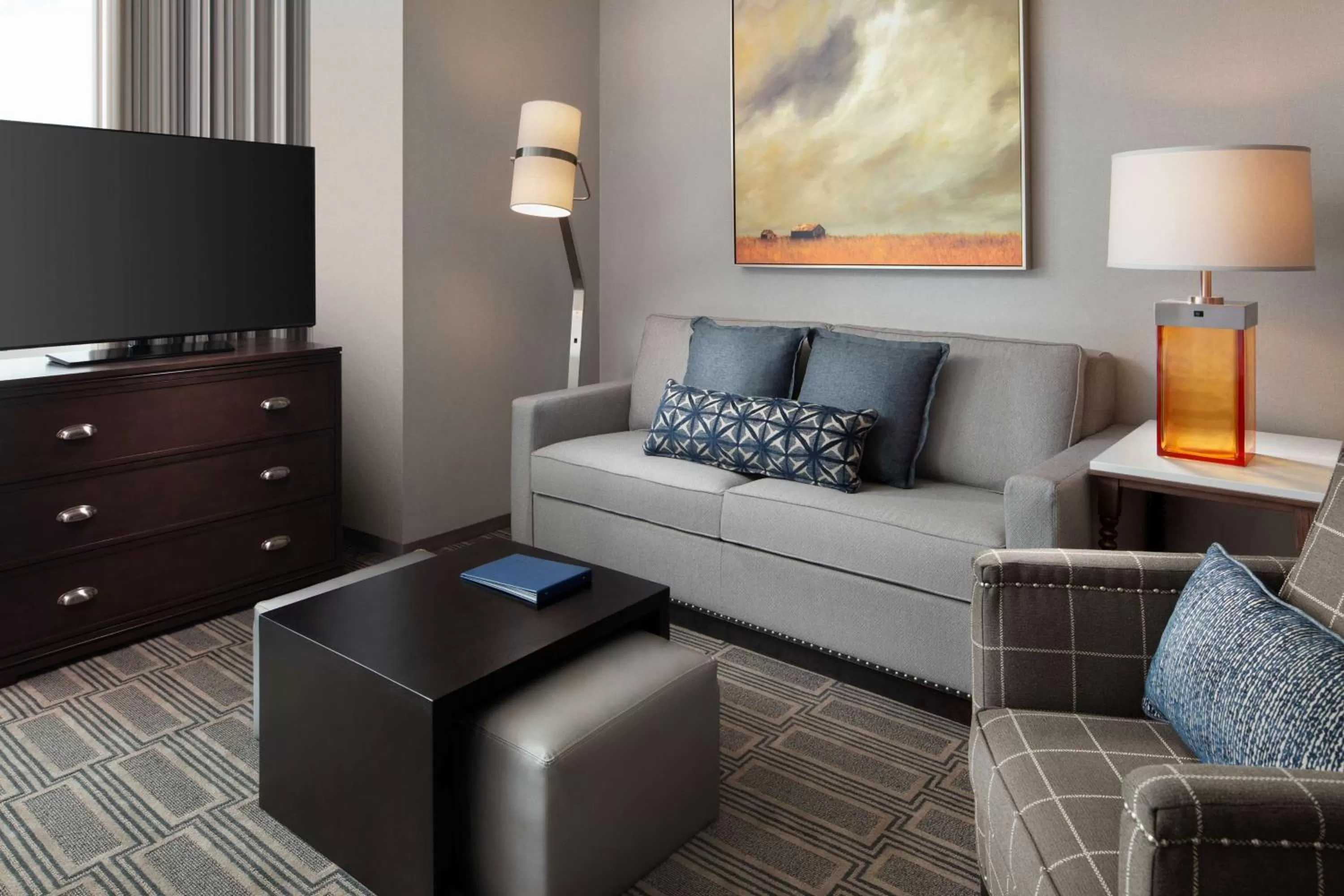 Living room in Homewood Suites By Hilton Teaneck Glenpointe