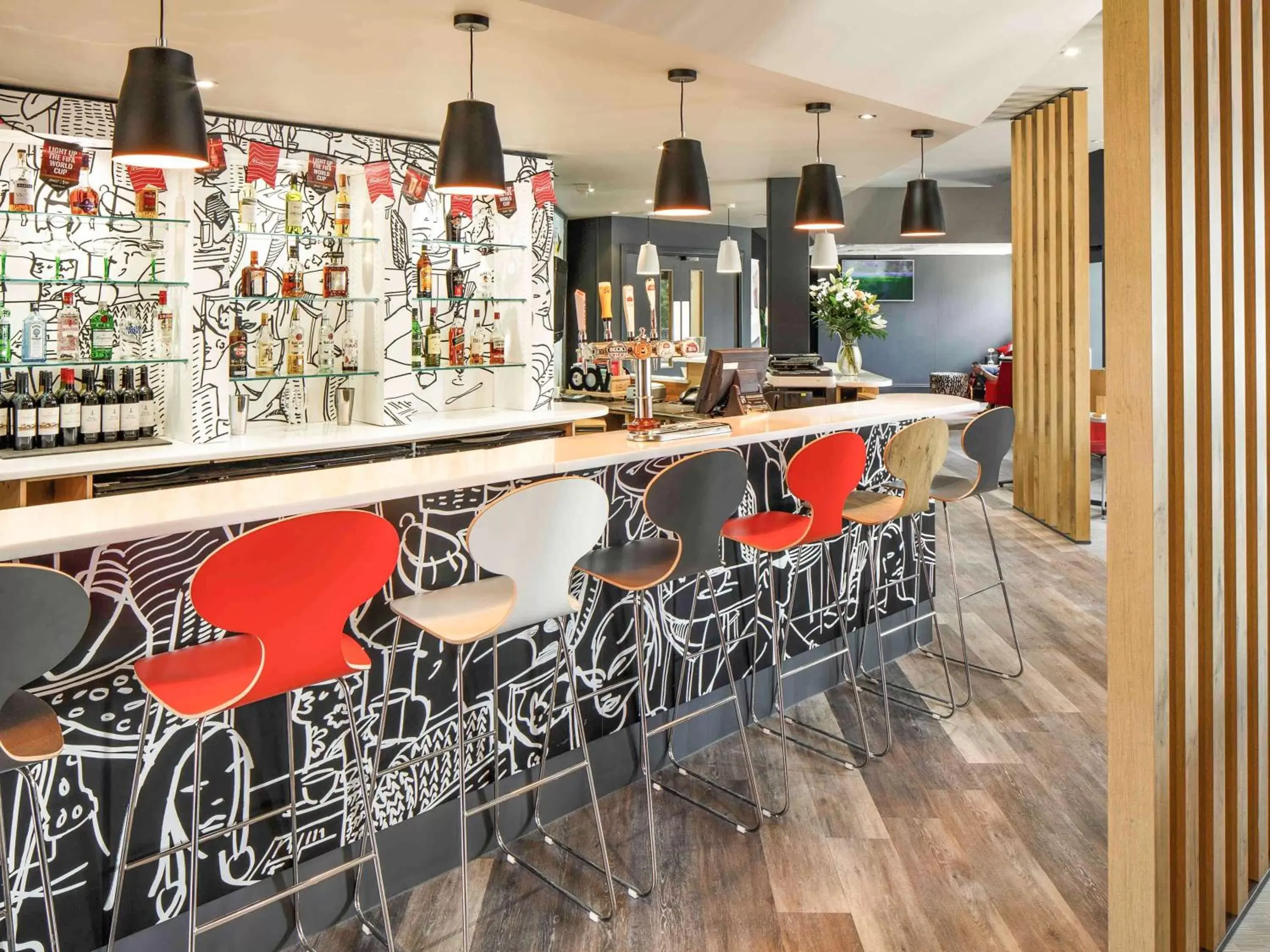 Property building, Lounge/Bar in ibis Coventry Centre