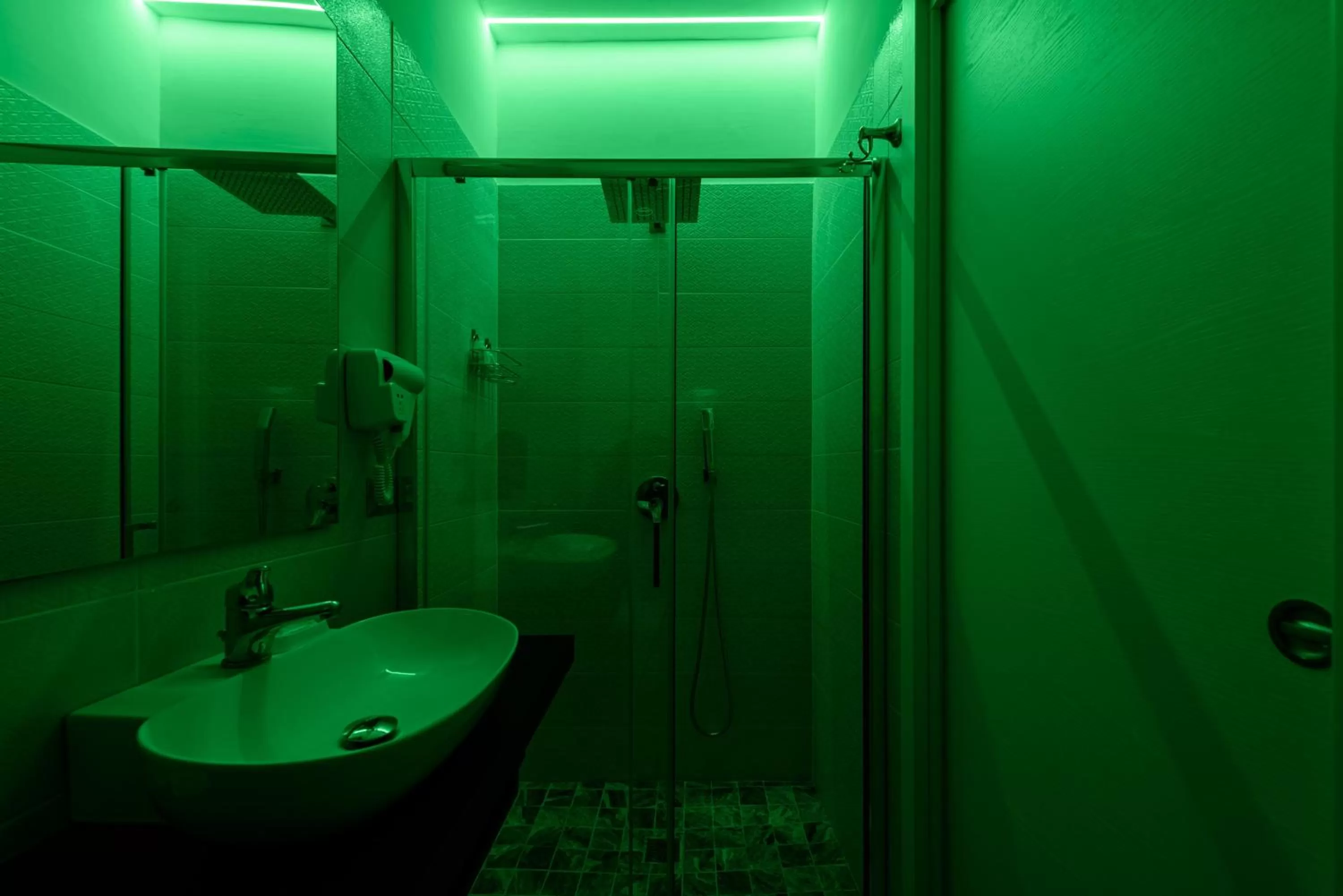 Shower, Bathroom in Elite del Centro Storico