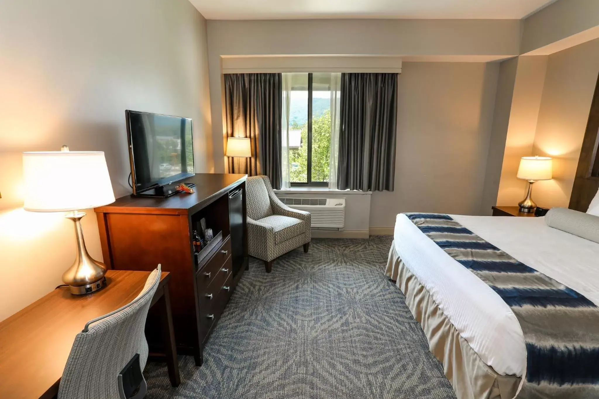 Bedroom, TV/Entertainment Center in Liberty Mountain Resort