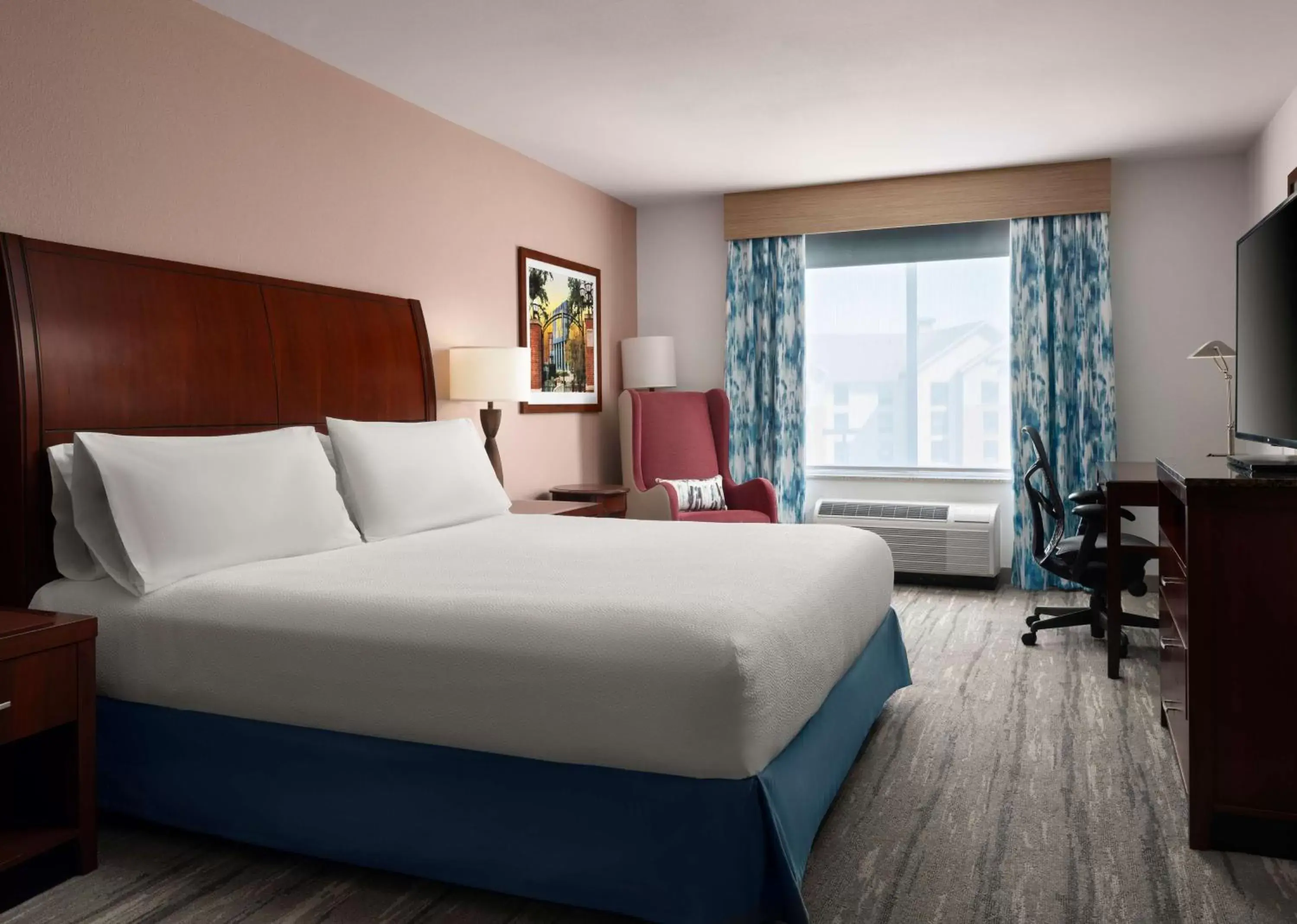 King Room - Disability Access with Tub in Hilton Garden Inn Ann Arbor King Room - Disability Access with Tub in Hilton Garden Inn Ann Arbor