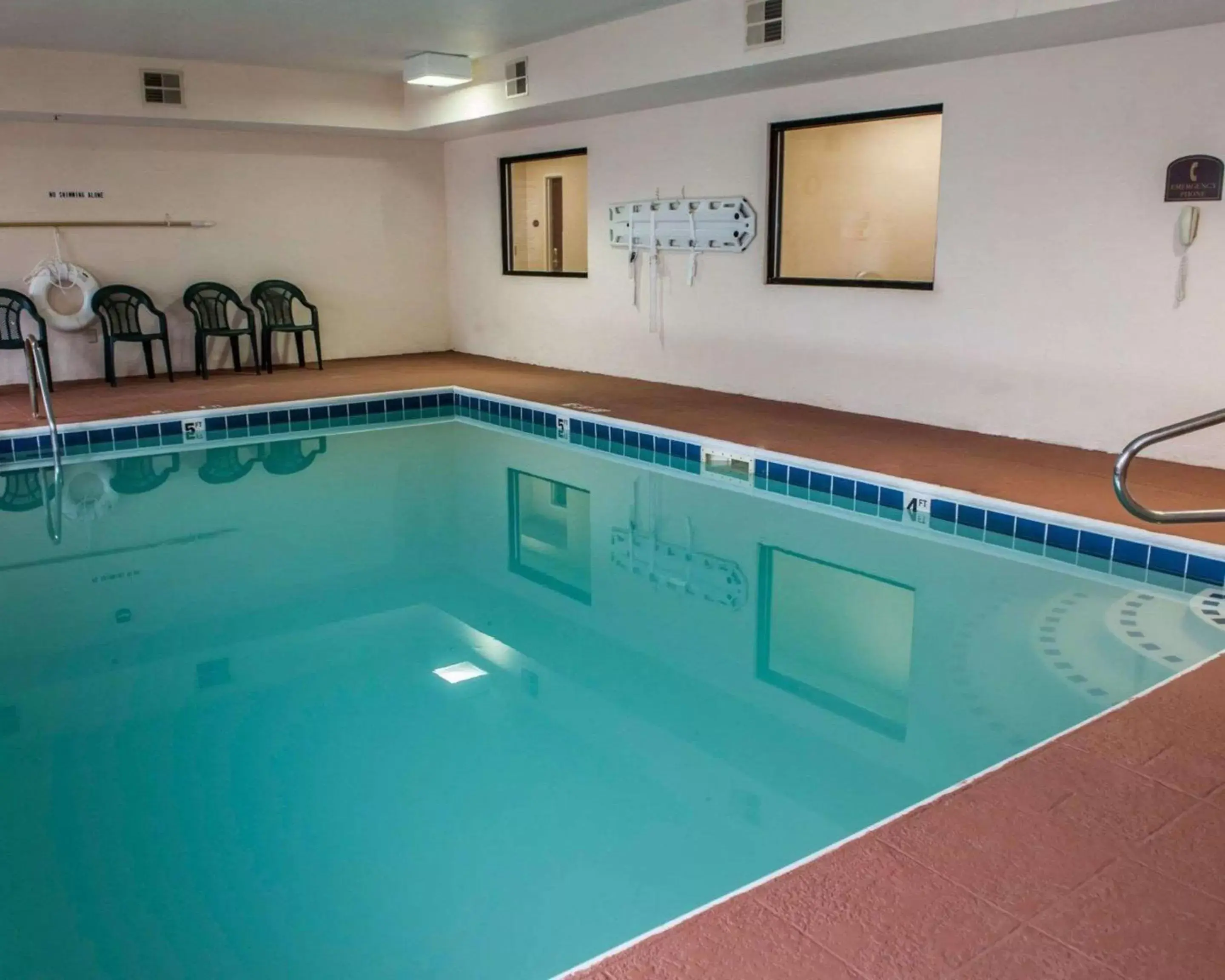 On site, Swimming Pool in Sleep Inn South Bend Airport