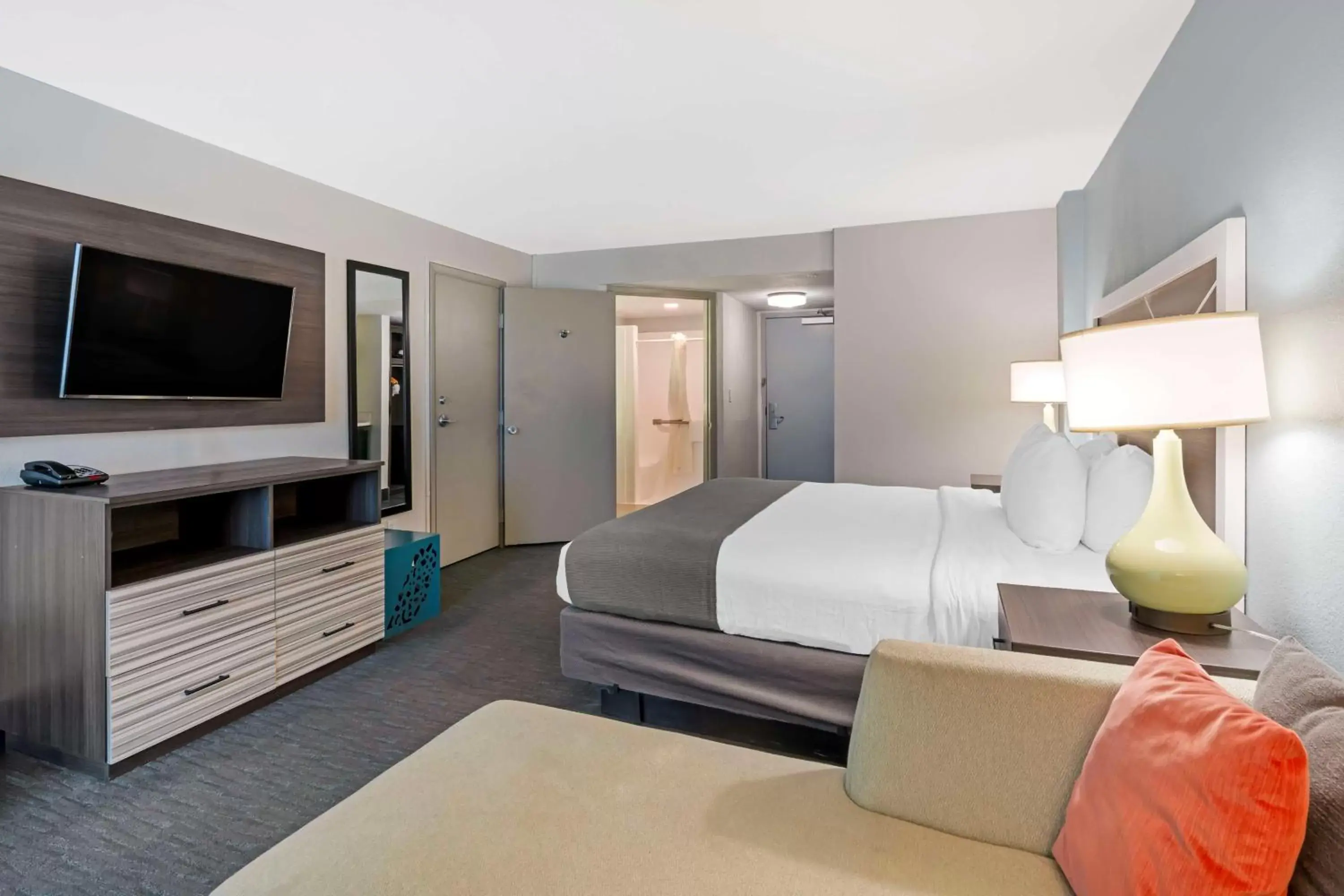 Bedroom, Bed in Best Western Plus Daytona Inn Seabreeze